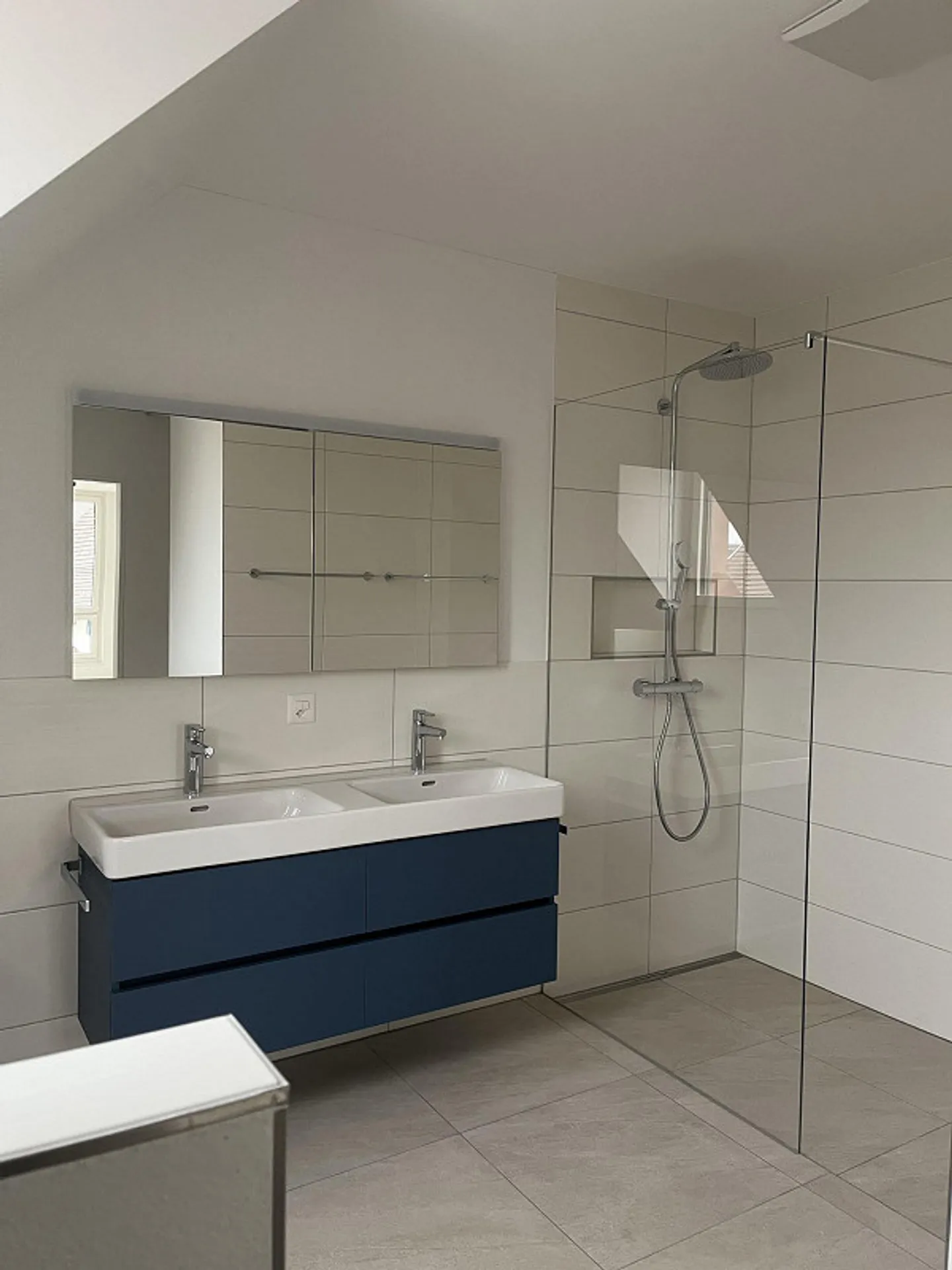 Neubau Erstbezug moderne 5,5 Zimmer Maisonette - Foto 5 von 11