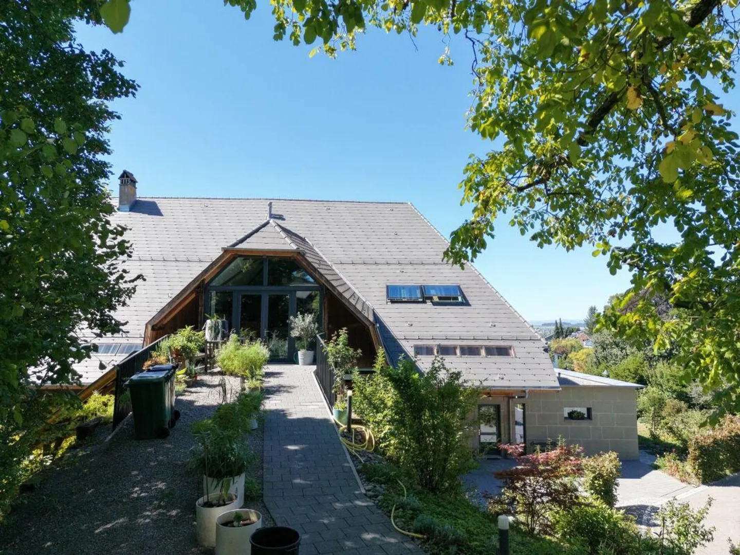 Appartamento loft esclusivo con spazi esterni soleggiati, vista libera, garage XXL e posto auto esterno coperto - Foto 21 di 25