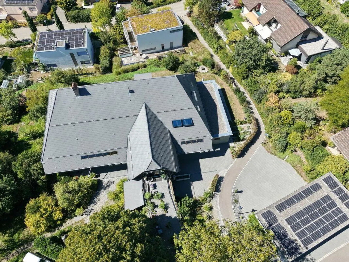 Appartamento loft esclusivo con spazi esterni soleggiati, vista libera, garage XXL e posto auto esterno coperto - Foto 23 di 25