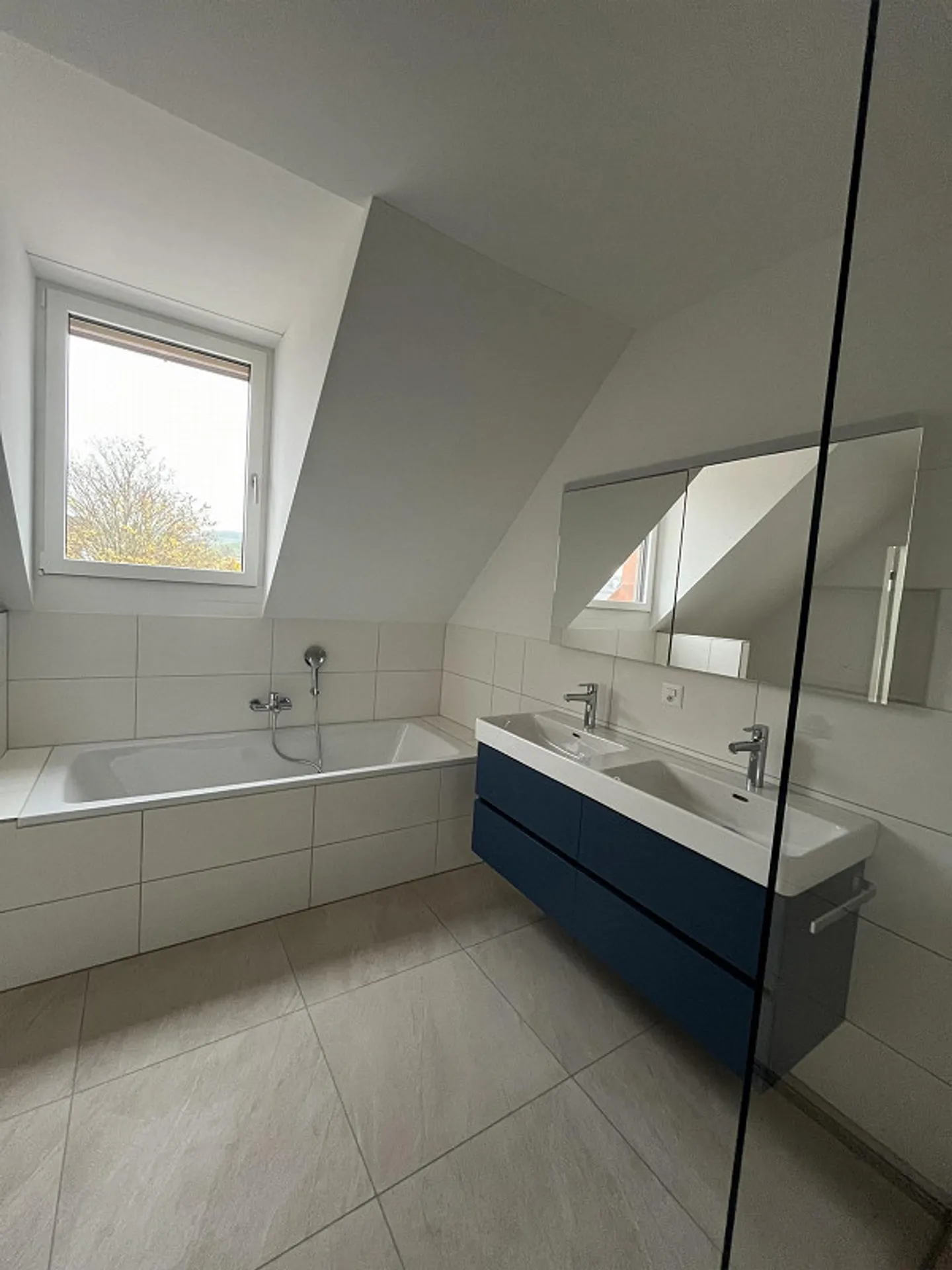 Neubau Erstbezug moderne 5,5 Zimmer Maisonette - Foto 8 von 11