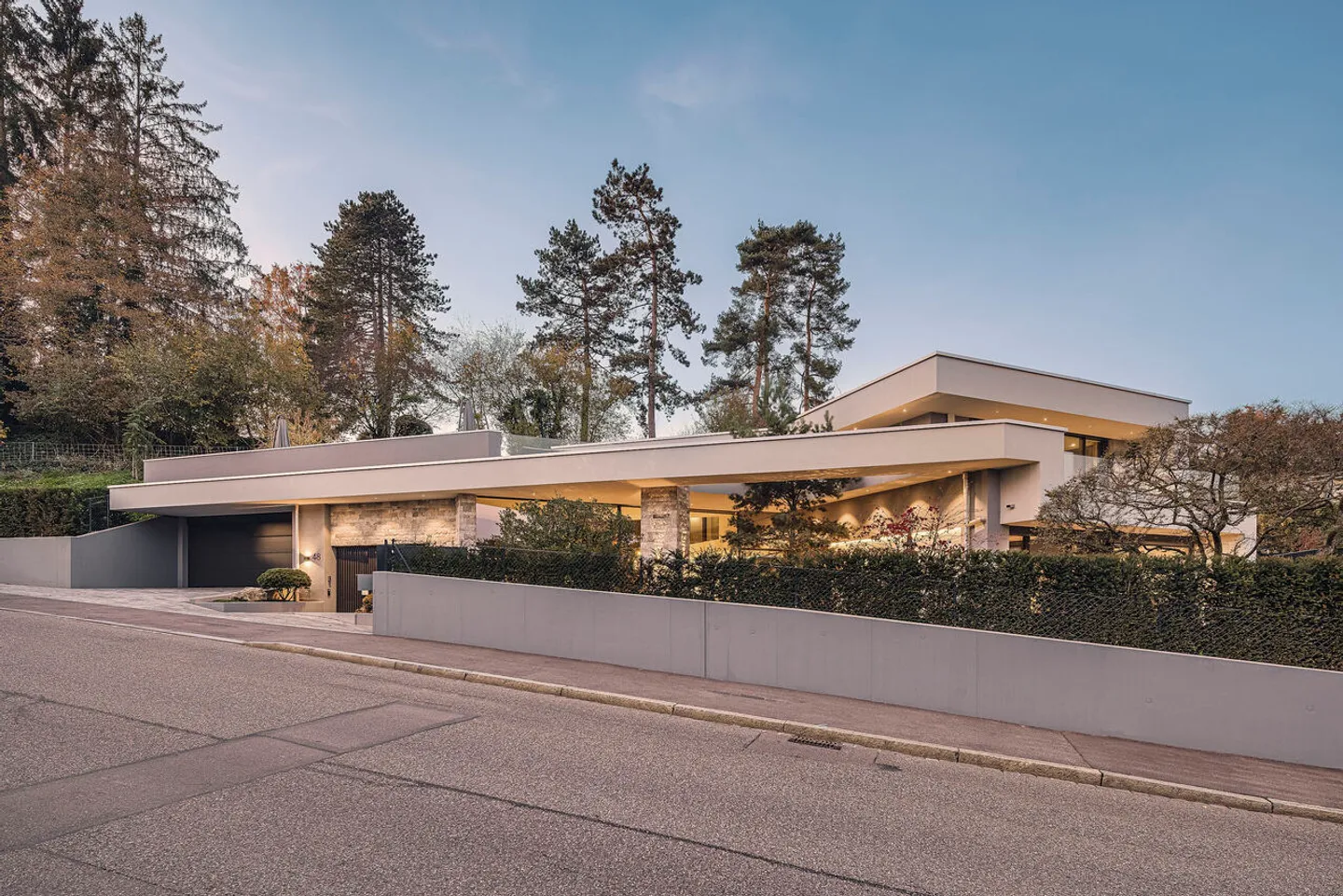 Le jardin intérieur - Une maison en pierre, lumière et eau. - Photo 1 sur 13