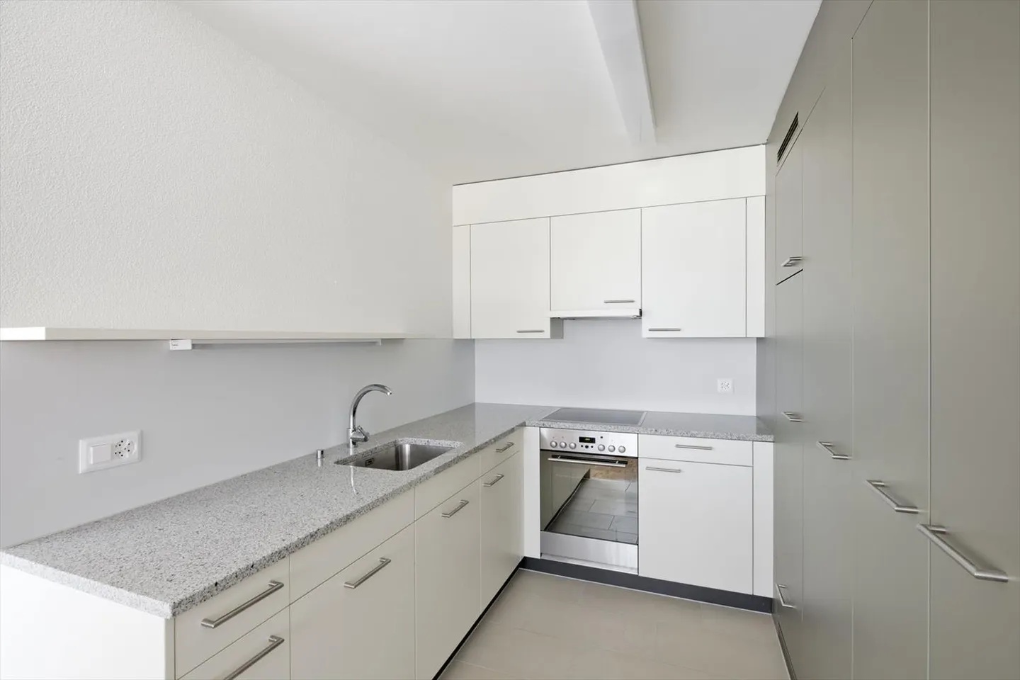 Apartment for rent - Photo 3 of 7