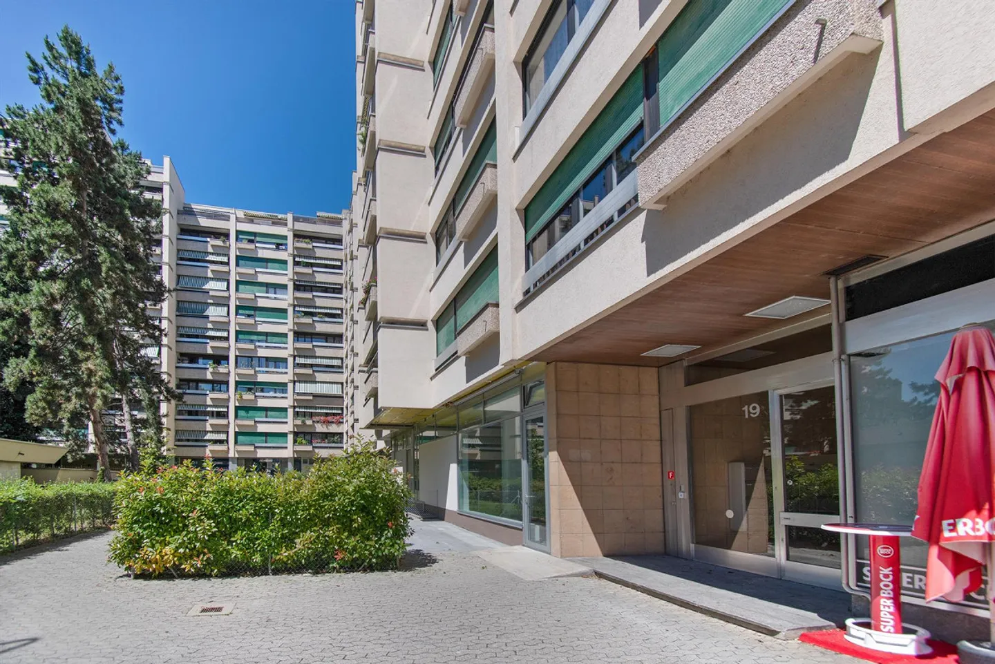 Spazio Commerciale in Posizione Privilegiata - Foto 3 di 6