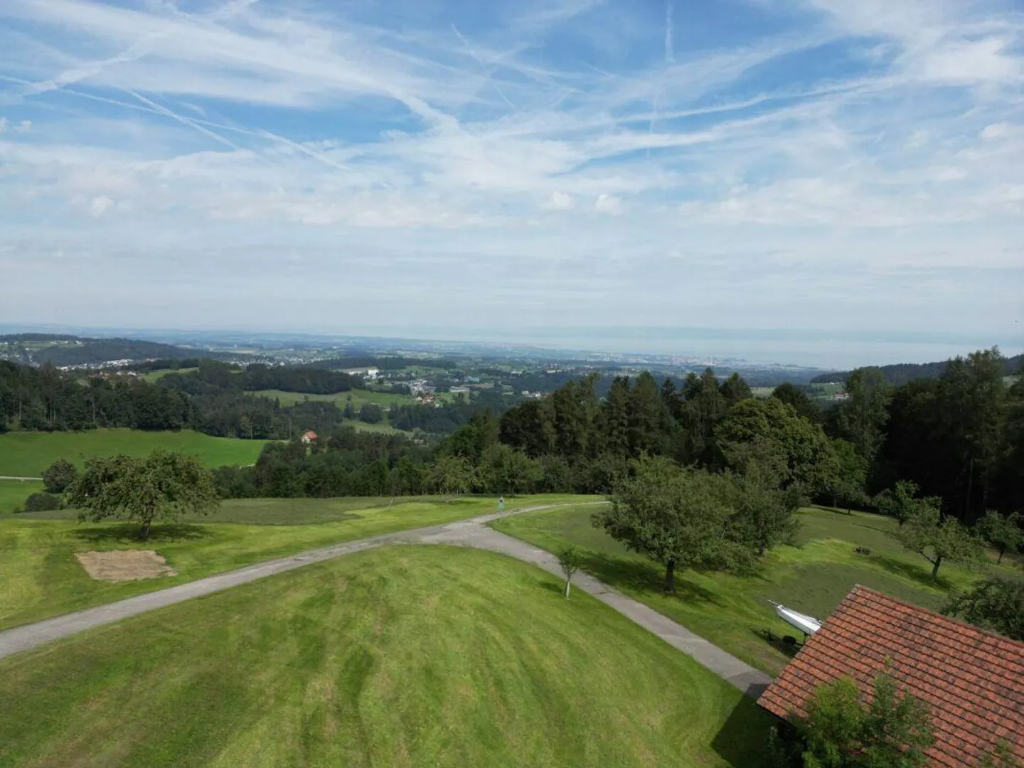 Casa bifamiliare con vista lago e giardino da sogno - Foto 4 di 12