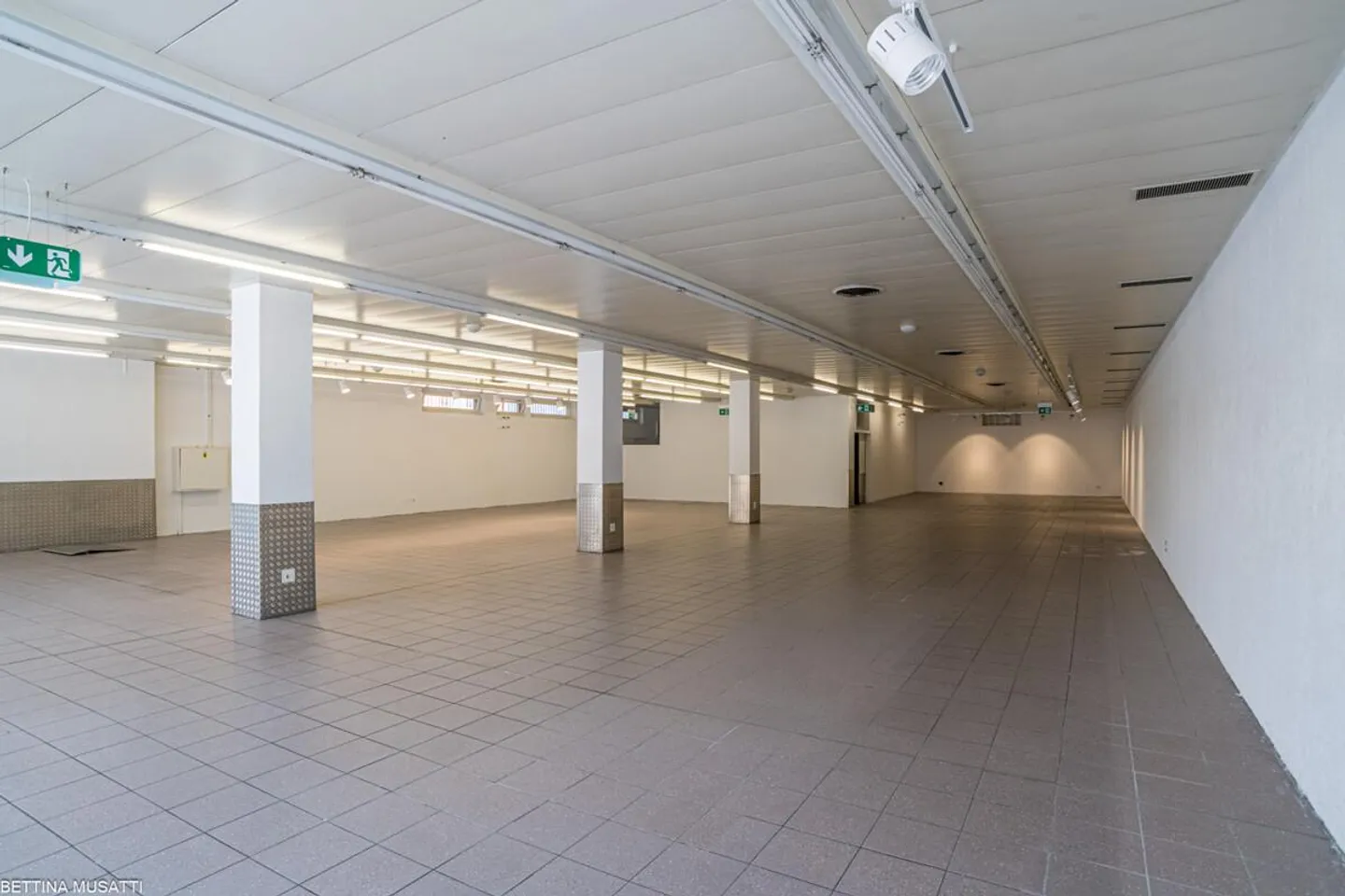 CHIASSO - COMMERCIAL SPACE YOUR NEXT BUSINESS STARTS HERE - Photo 2 of 13