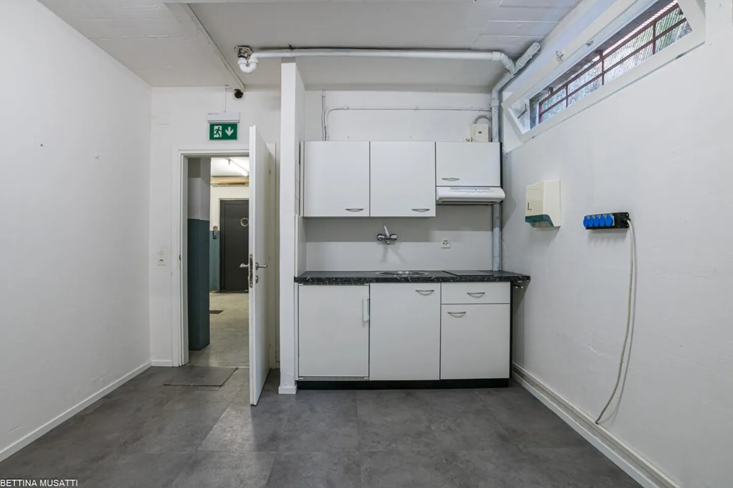 CHIASSO - COMMERCIAL SPACE YOUR NEXT BUSINESS STARTS HERE - Photo 6 of 13