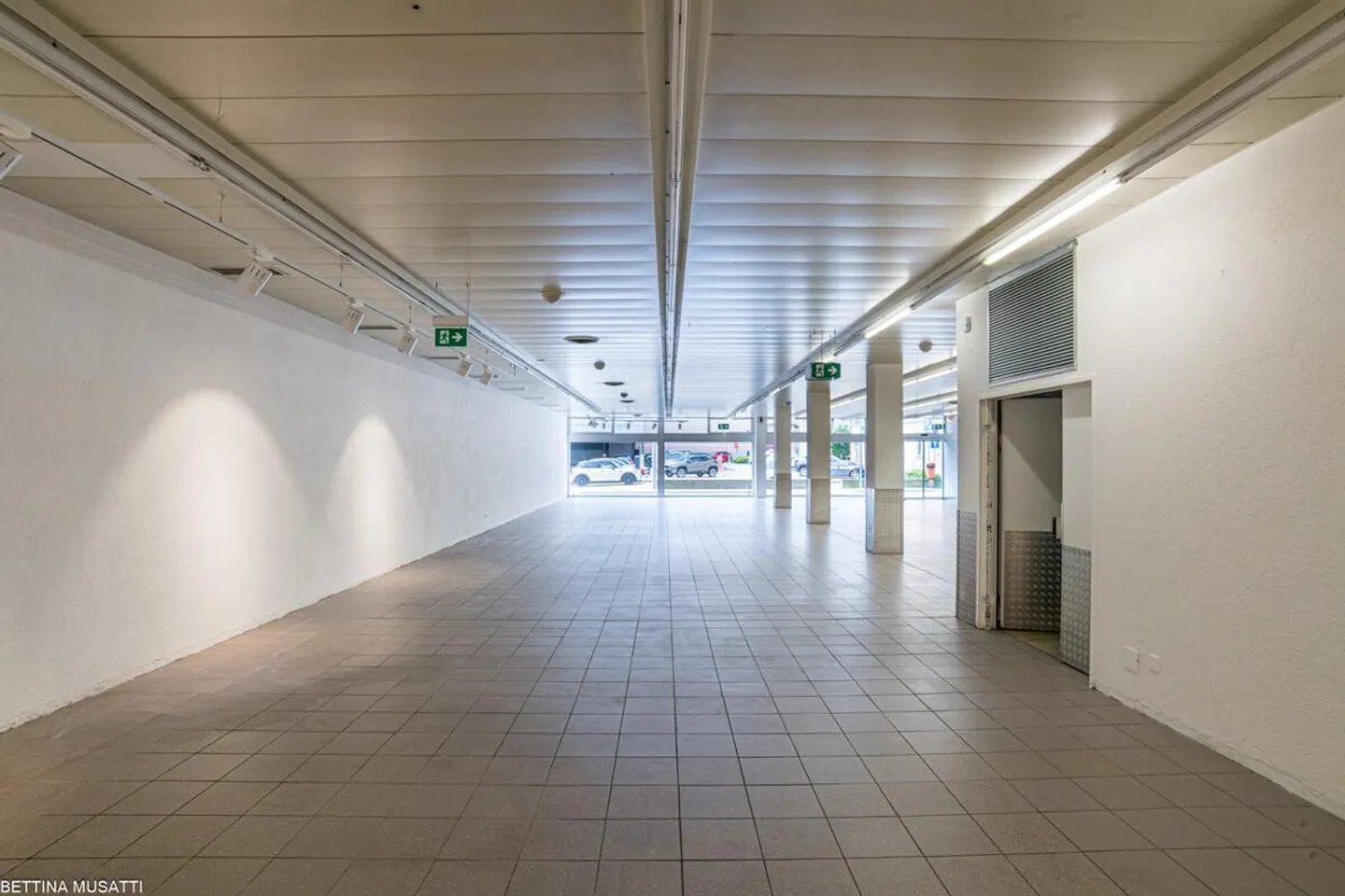 CHIASSO - COMMERCIAL SPACE YOUR NEXT BUSINESS STARTS HERE - Photo 4 of 13