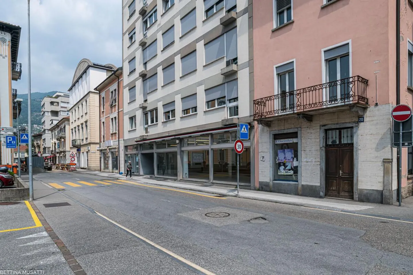 CHIASSO - COMMERCIAL SPACE YOUR NEXT BUSINESS STARTS HERE - Photo 11 of 13