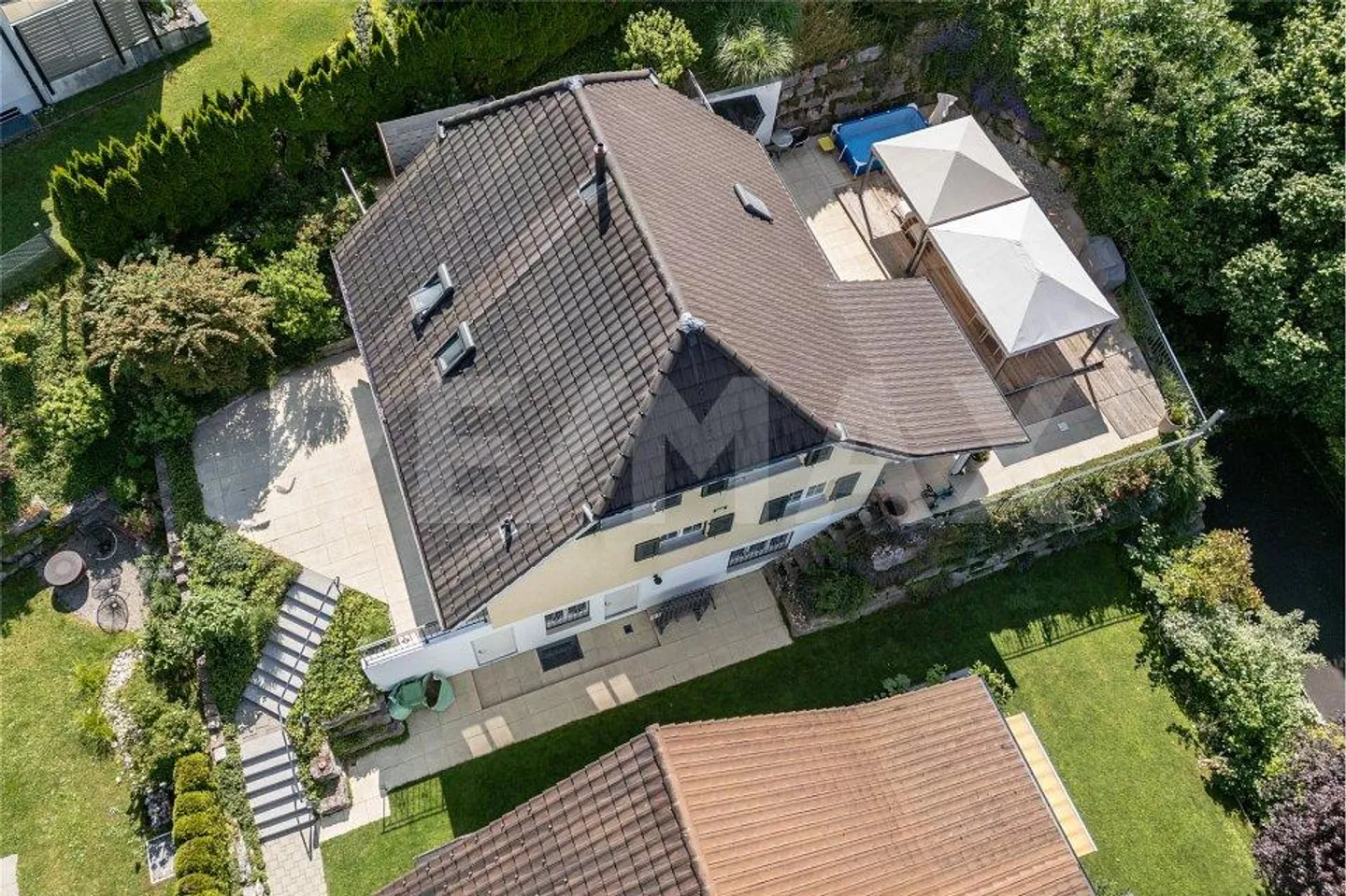 Maison individuelle de 5,5 pièces à 8422 Pfungen - seulement 8 minutes de Winterthur - Photo 3 sur 13
