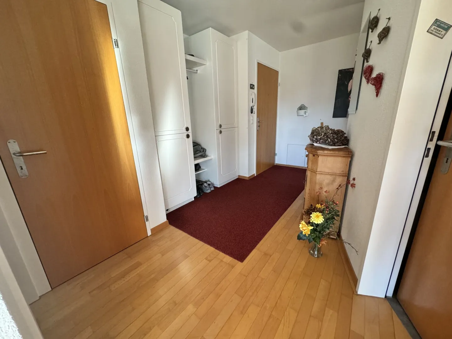 Appartamento soleggiato di 4,5 stanze con camino e due balconi - Foto 2 di 13