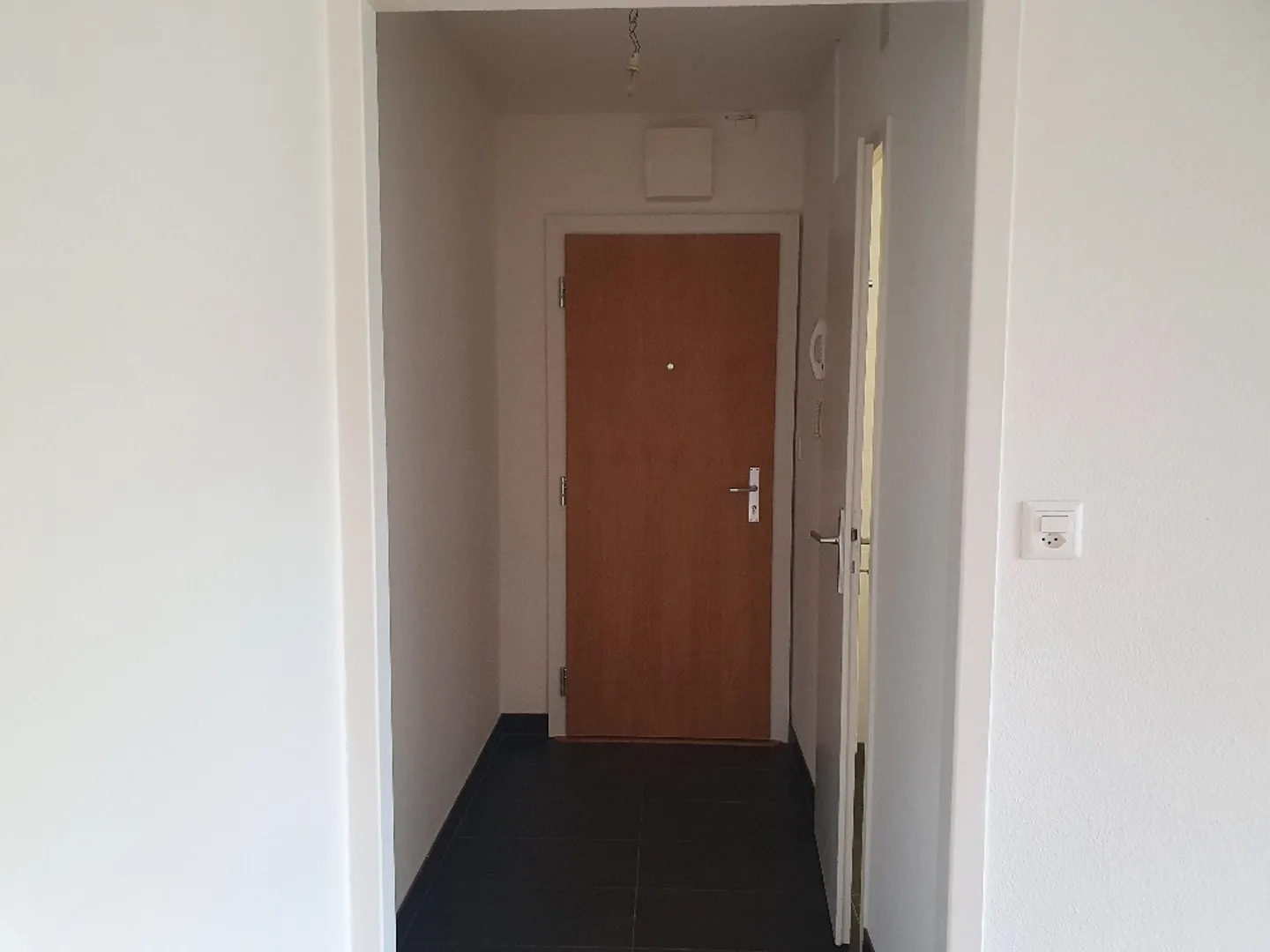 Beautiful refreshed 3-room apartment - Photo 5 of 9