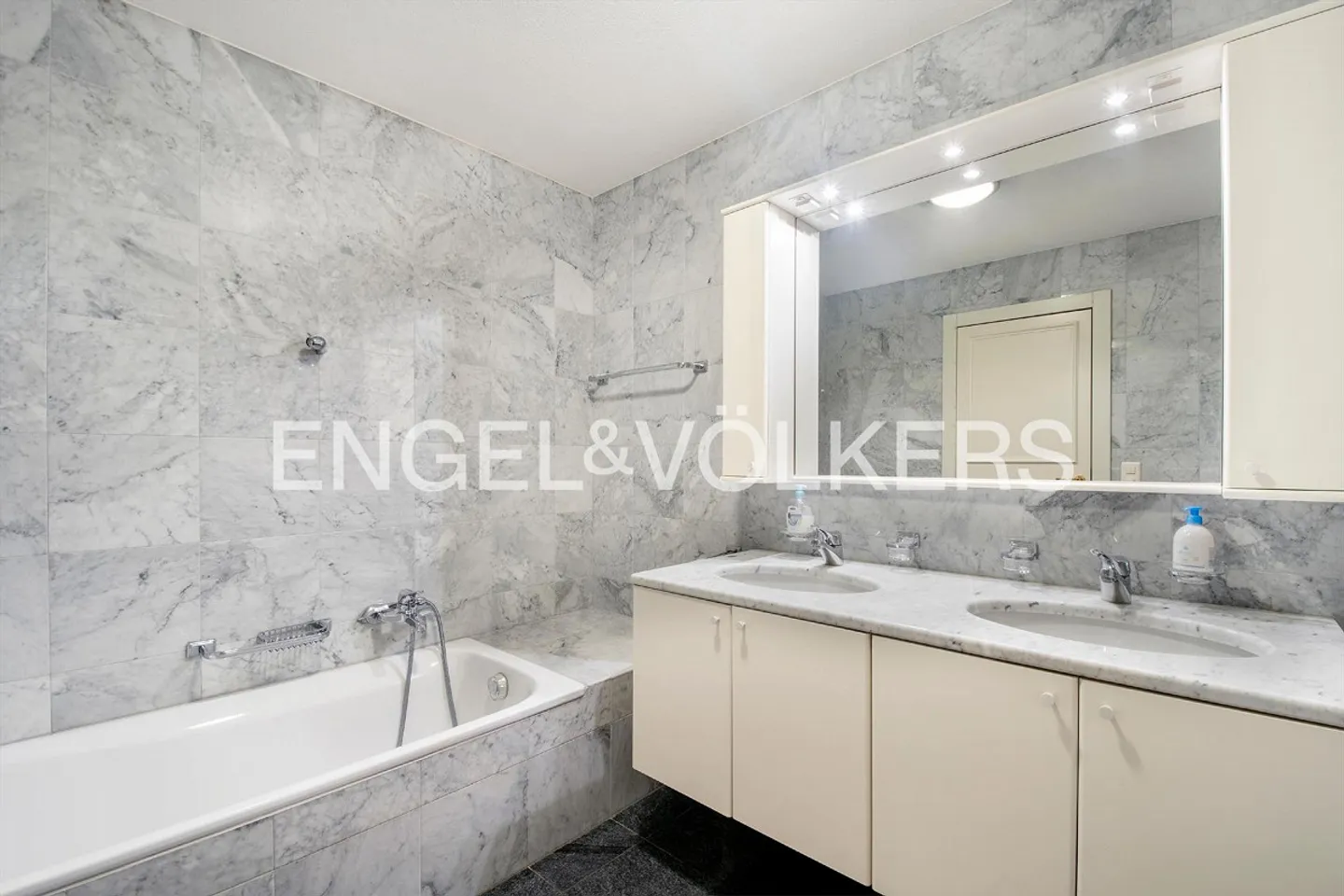 Geräumige Wohnung direkt am See - Photo 8 sur 12