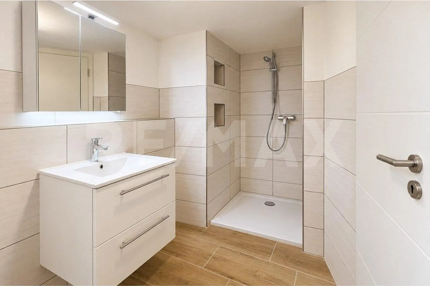 Appartement 2.5 pièces à Gelterkinden - Photo 6 sur 8