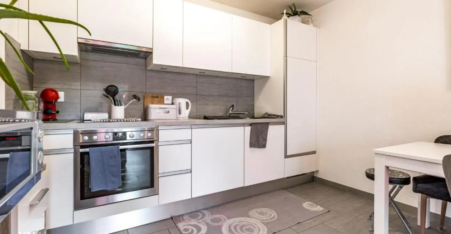 Un appartement 2.5 pièces avec loggia et revenu locatif immédiat - Foto 3 di 12