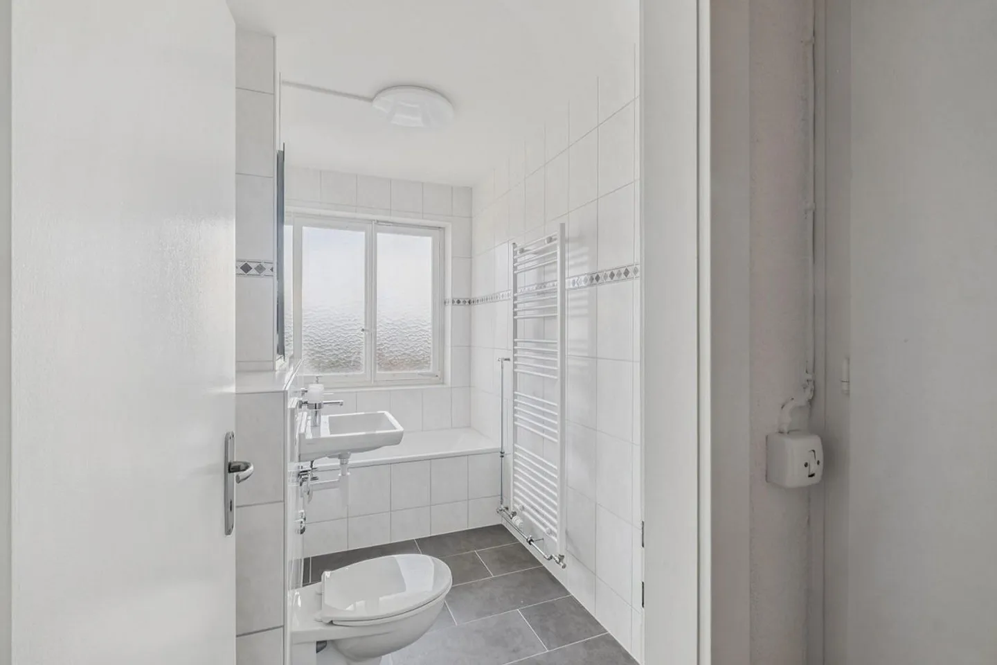 Emménagez maintenant - appartement fraîchement rénové - calme, vert et central - Photo 8 sur 10