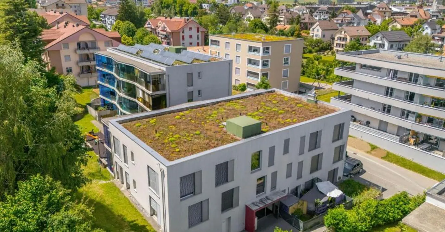 Un appartement 2.5 pièces avec loggia et revenu locatif immédiat - Foto 8 di 12