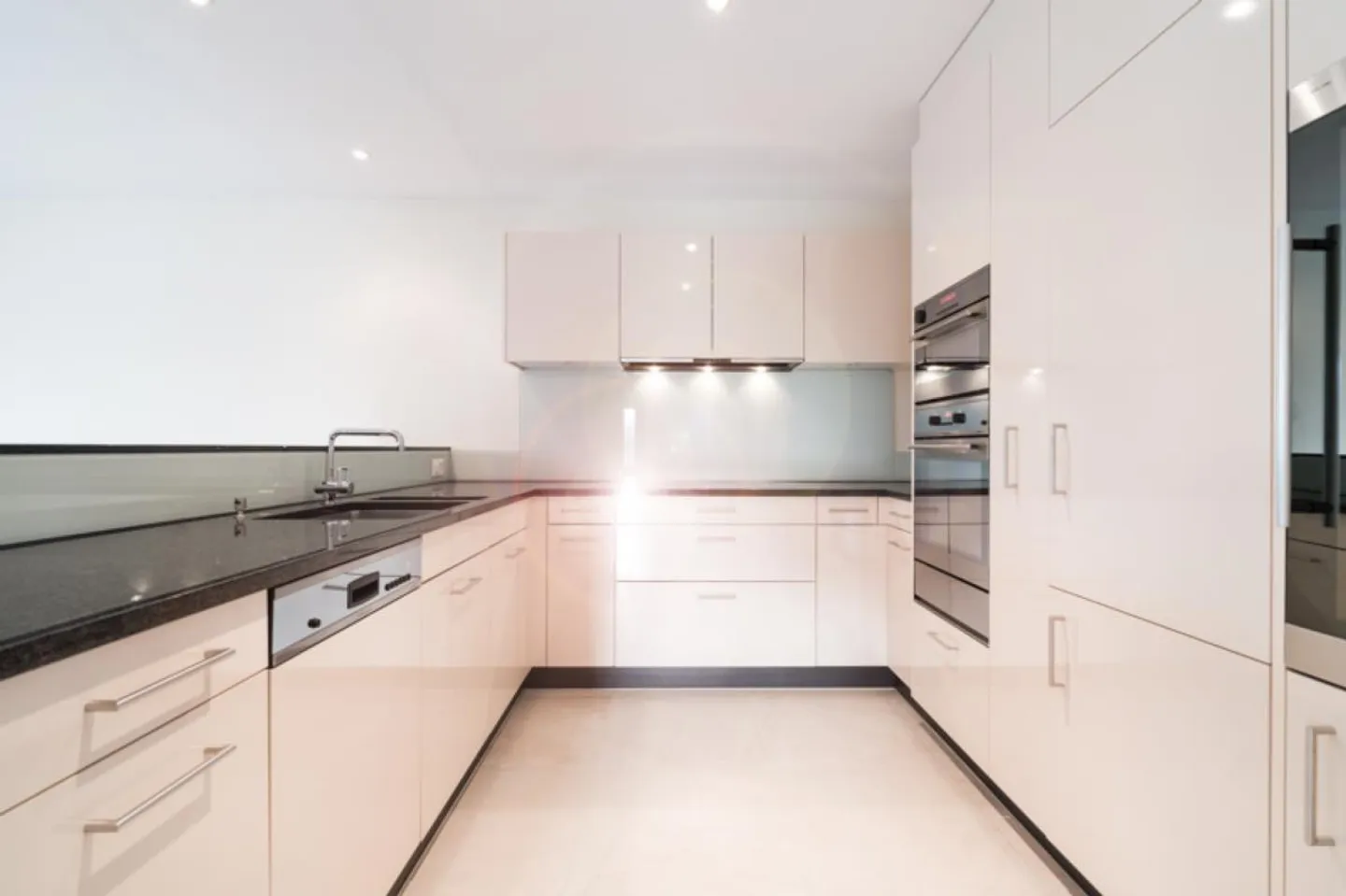 Attika-Traumwohnung mit Seeblick! - Foto 2 von 10