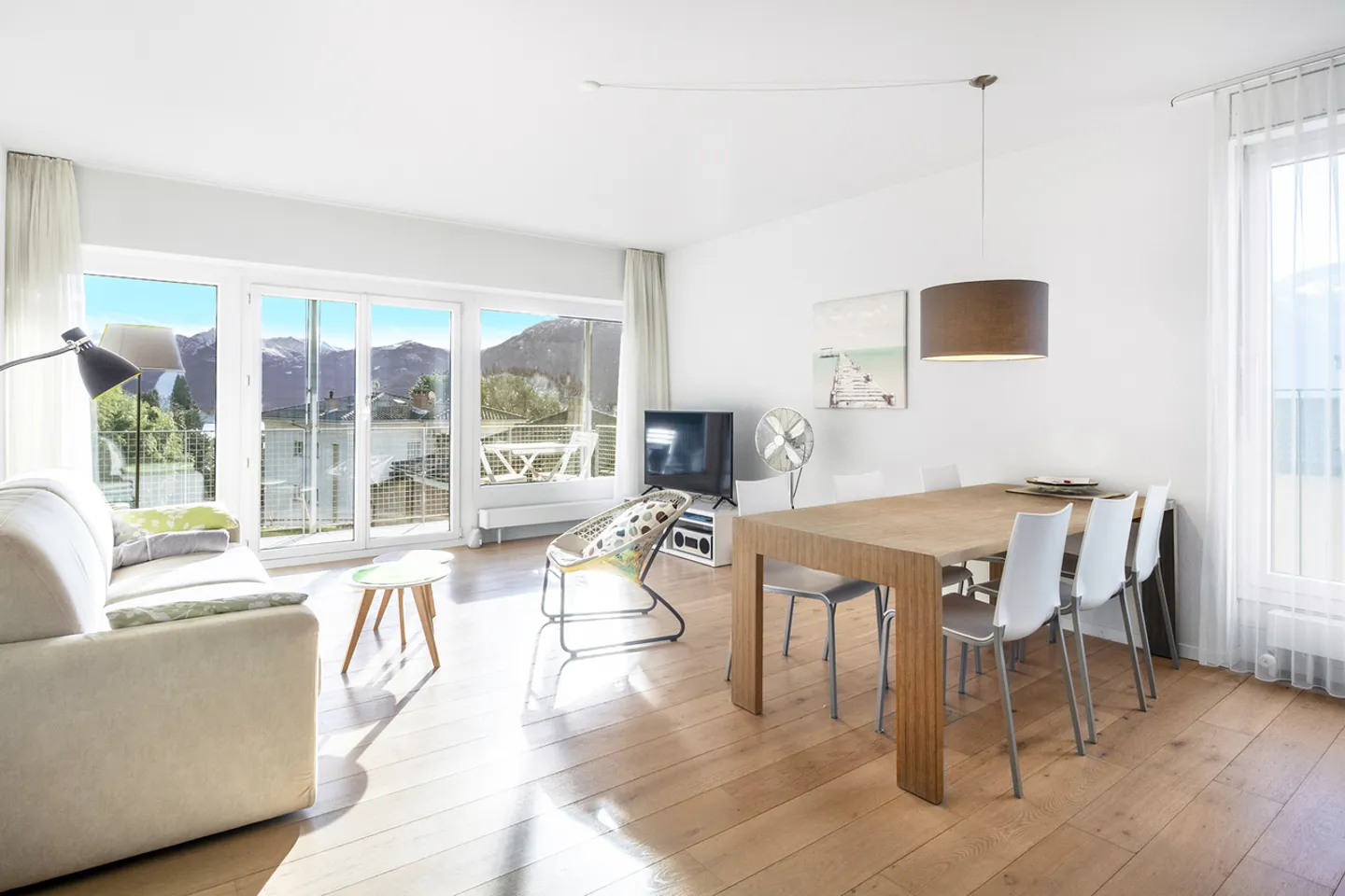 Il tuo rifugio sul Lago Maggiore - centrale, soleggiato e completamente ristrutturato - Foto 3 di 6