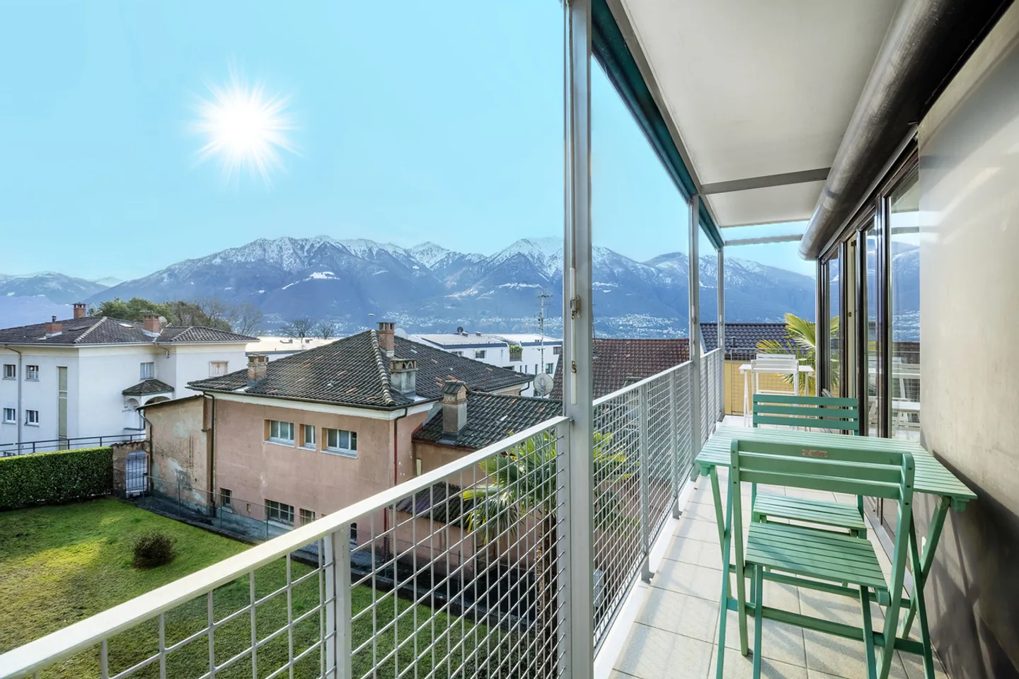 Il tuo rifugio sul Lago Maggiore - centrale, soleggiato e completamente ristrutturato - Foto 1 di 6