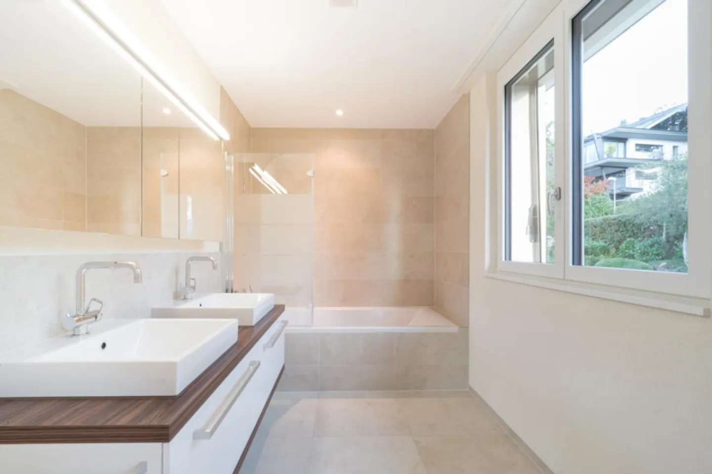 Attika-Traumwohnung mit Seeblick! - Foto 5 von 10