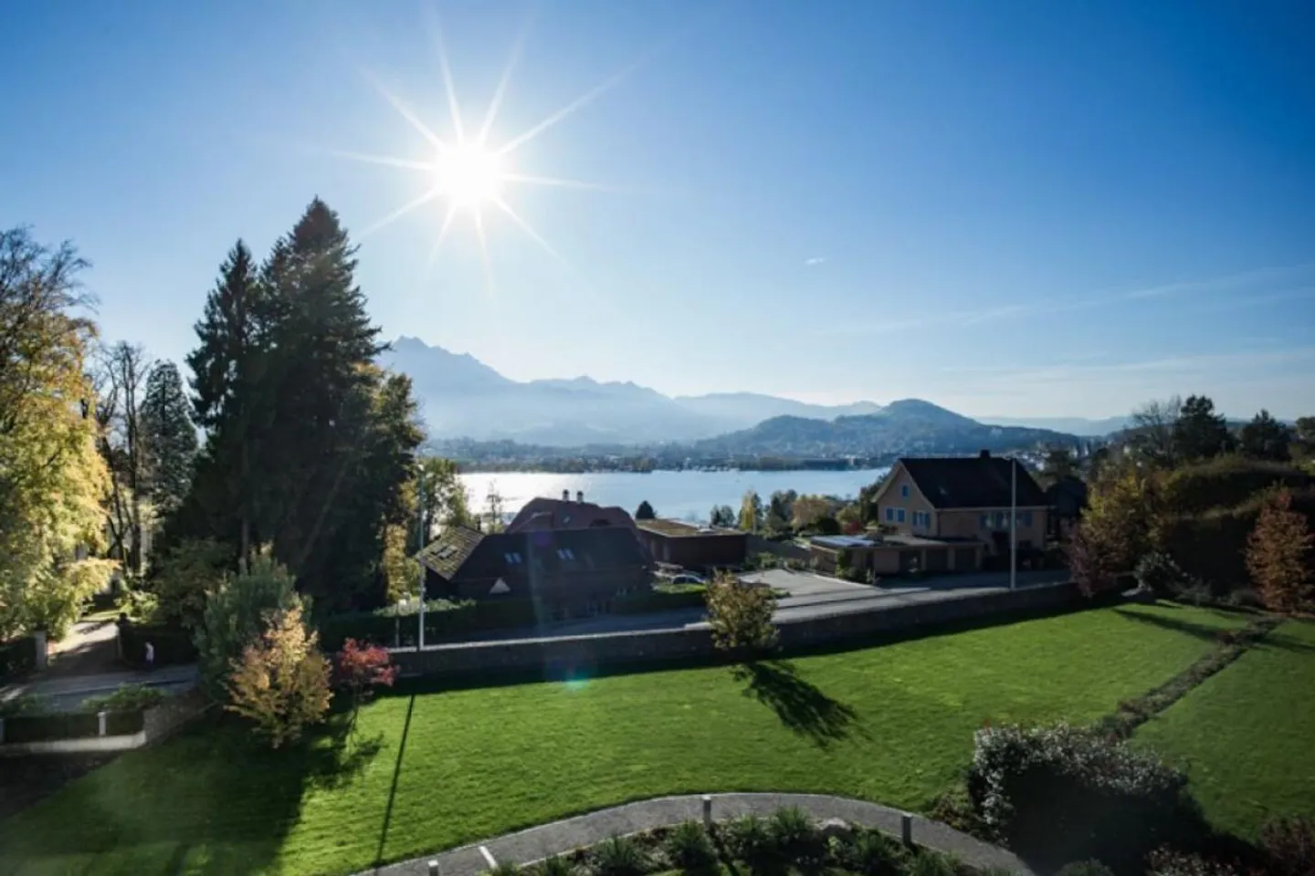 Attika-Traumwohnung mit Seeblick! - Foto 9 von 10