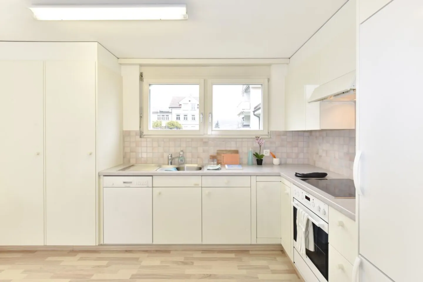 Spacious 4.5 Room Apartment - Photo 6 of 8