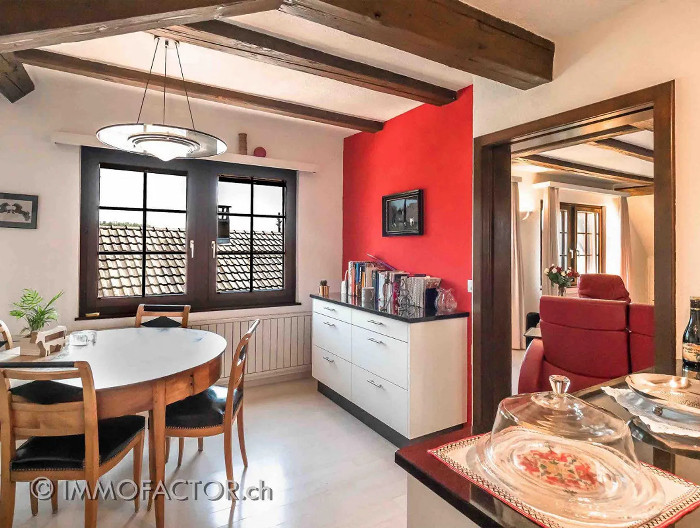 Maison confortable avec beaucoup d'espace, charme ancien et balcon ensoleillé - Photo 6 sur 17