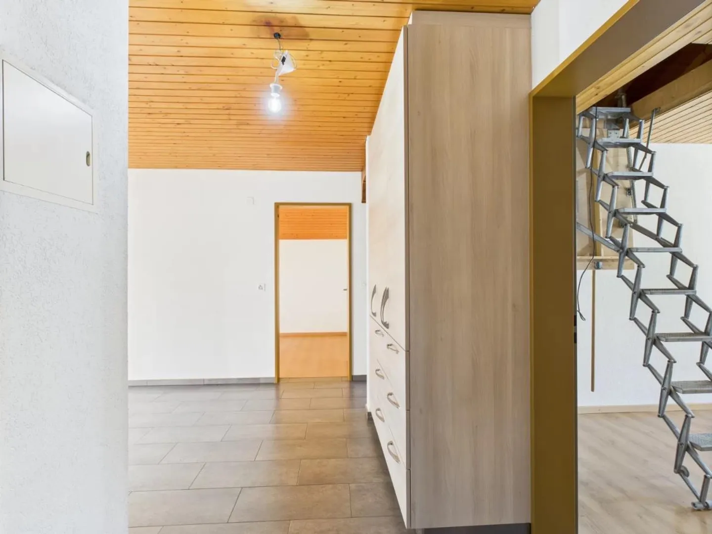 Well-maintained and bright apartment in Staldenried near Visp - Photo 2 of 10