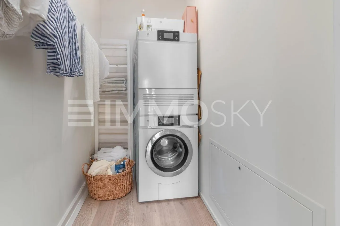 *RESERVED* - New Year - New Luck - Your New Home? - Photo 3 of 5