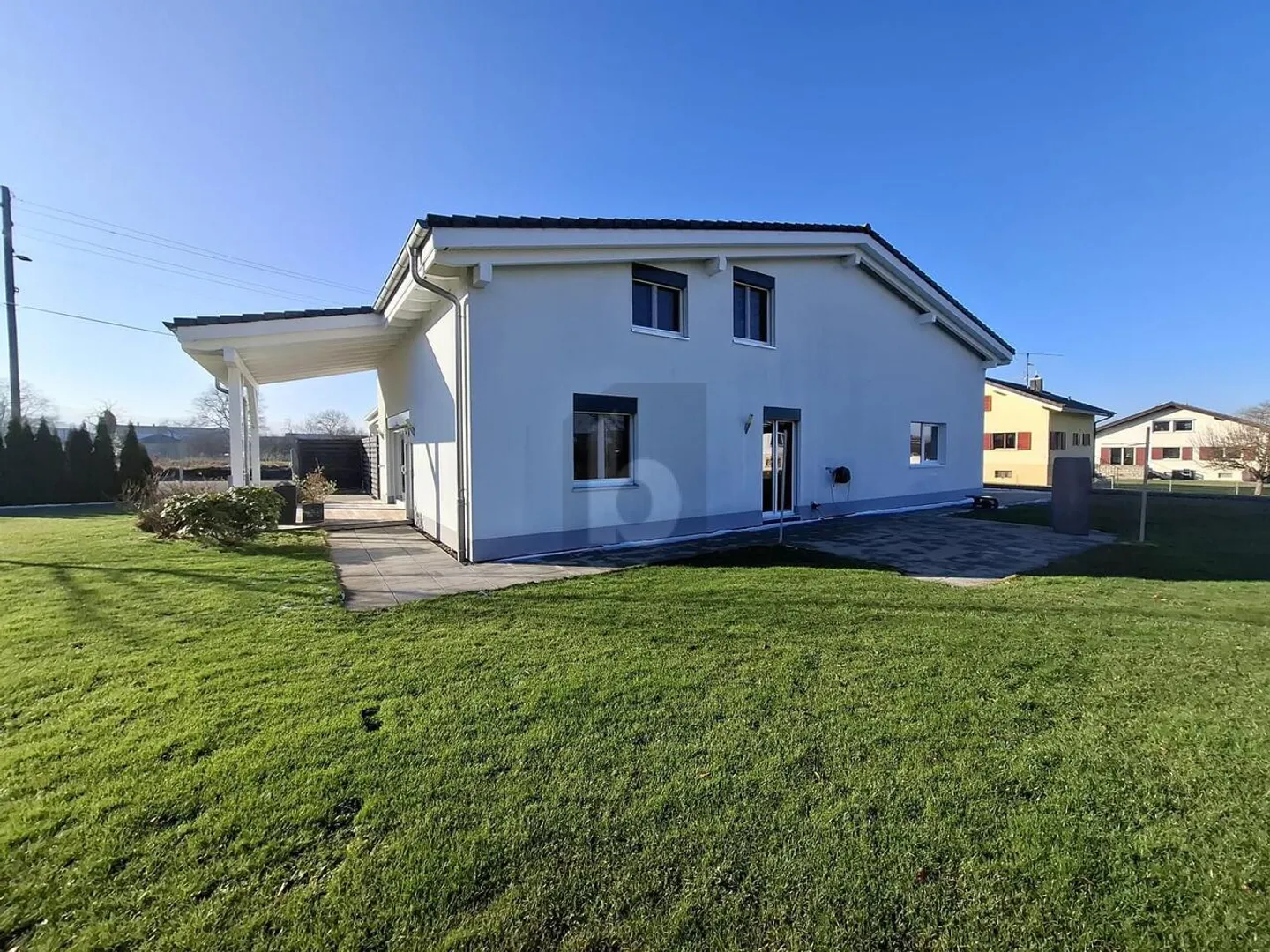 WARM, IN EINEM RUHIGEN VIERTHAUS - Foto 1 von 6