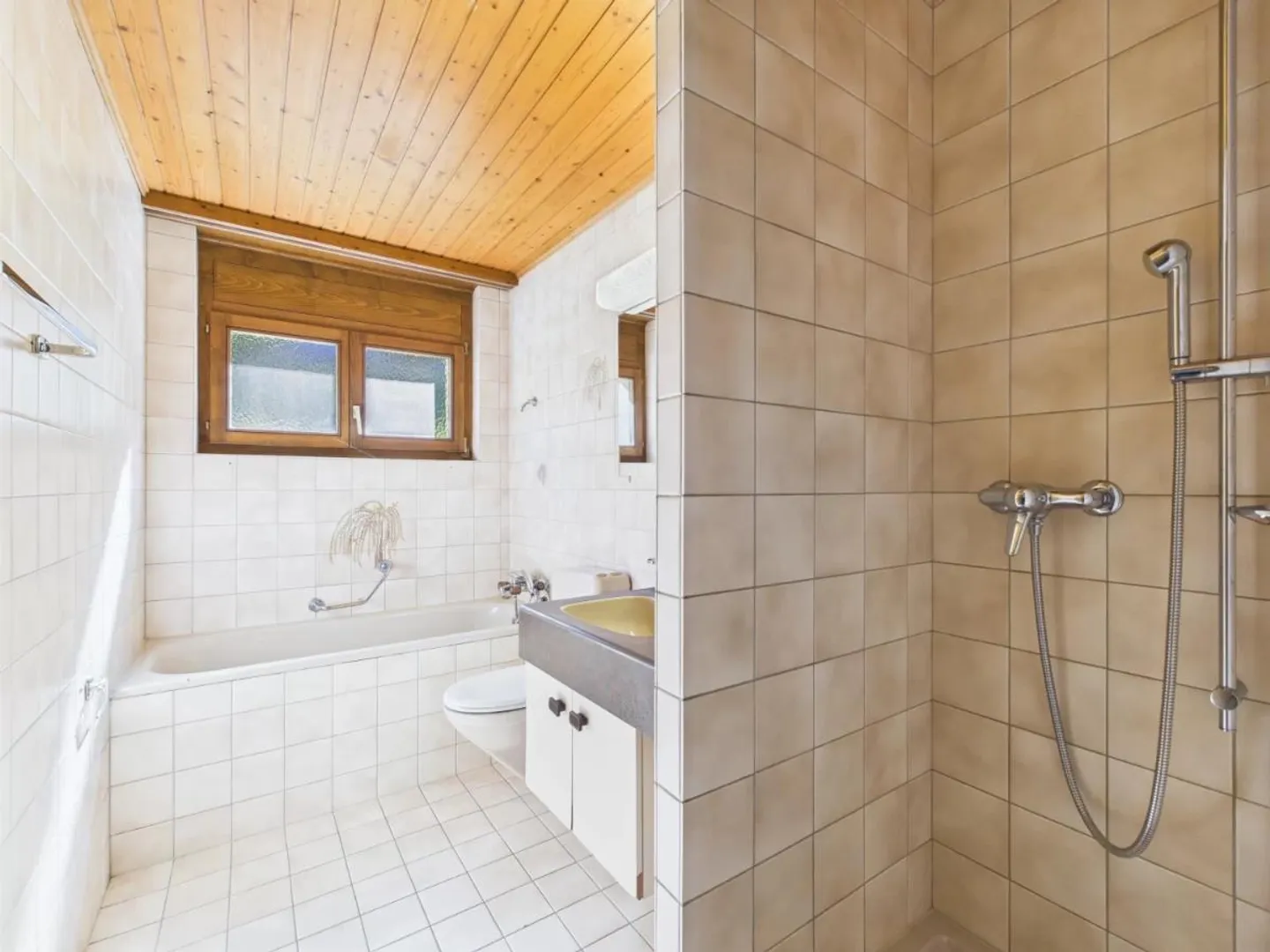 Well-maintained and bright apartment in Staldenried near Visp - Photo 3 of 10