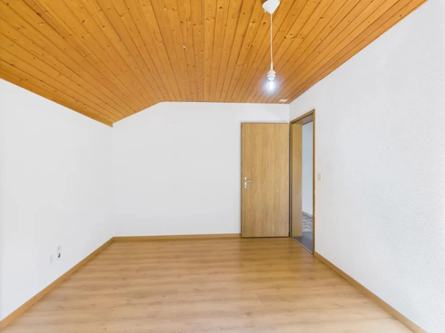 Well-maintained and bright apartment in Staldenried near Visp - Photo 7 of 10