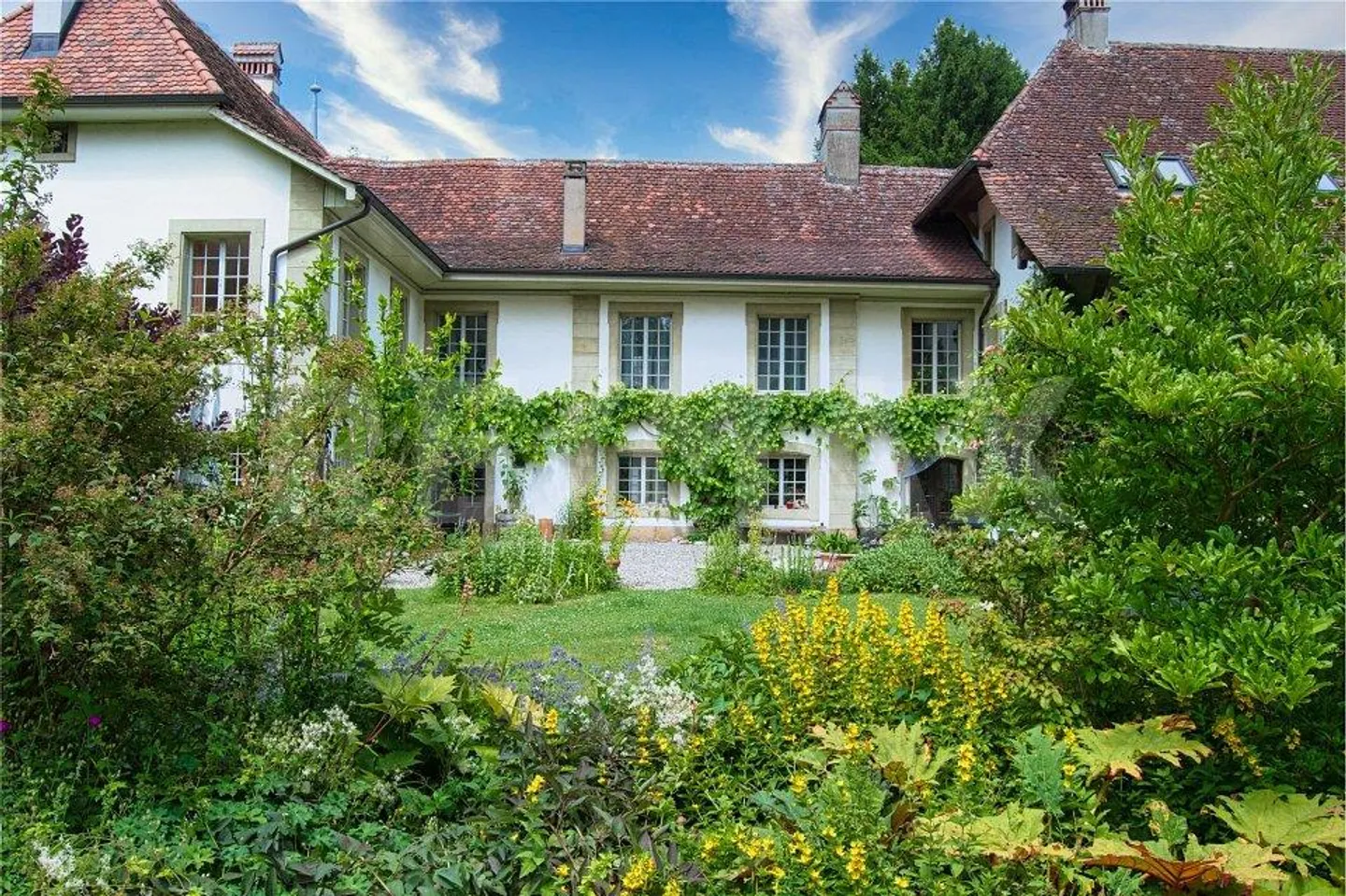 Domaine historique avec parc idyllique et terrain spacieux - Photo 1 sur 13