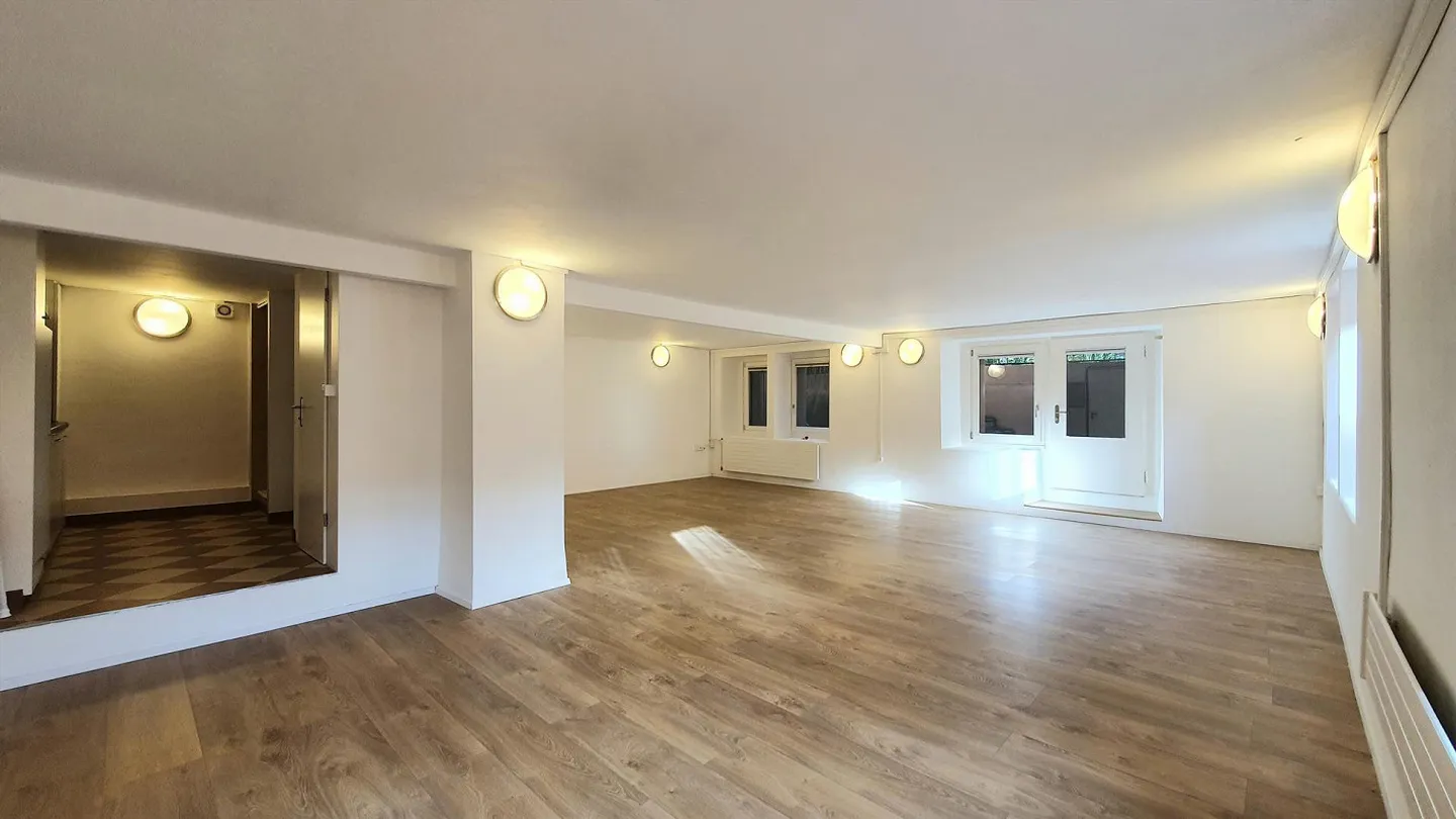 Bellissimo ufficio, sala mostra o sala di formazione - Foto 4 di 8