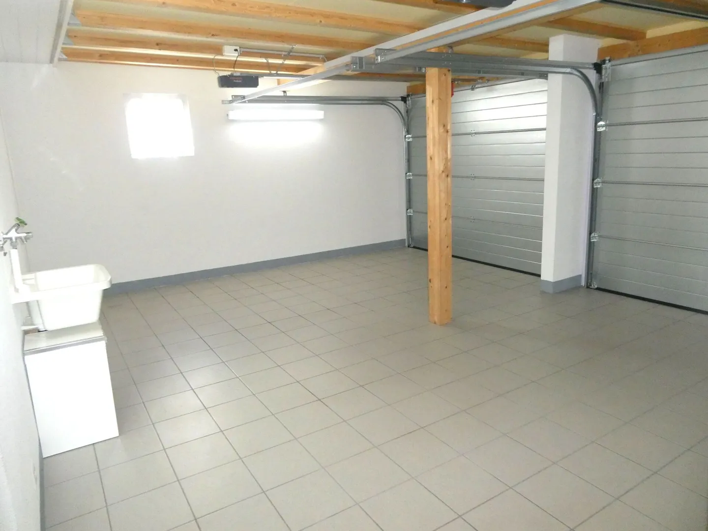 Bungalow indépendant de 4 1/2 pièces avec véranda dans un emplacement ensoleillé et central - Photo 16 sur 17