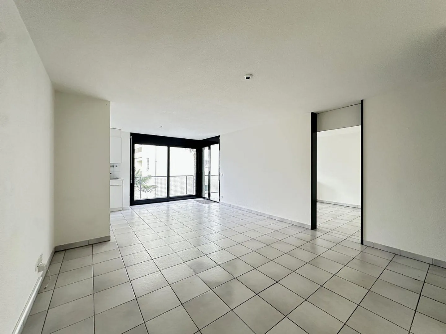 Practical 2.5-room apartment for rent in Locarno - Photo 2 of 9