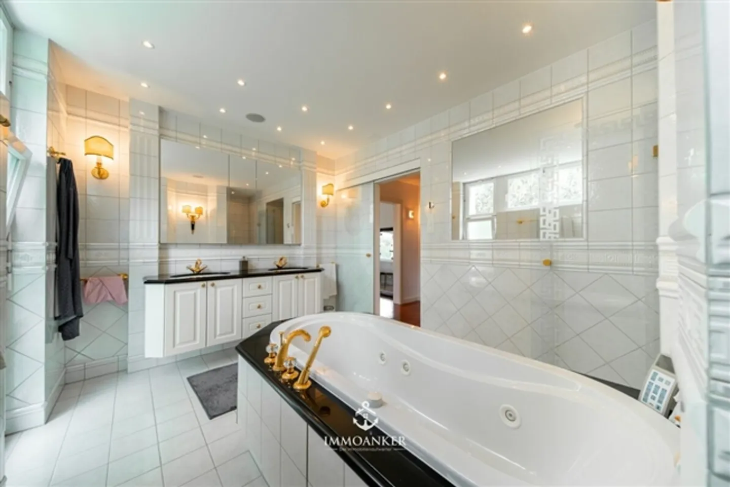 Le confort urbain rencontre une oasis de bien-être privée - Photo 8 sur 13