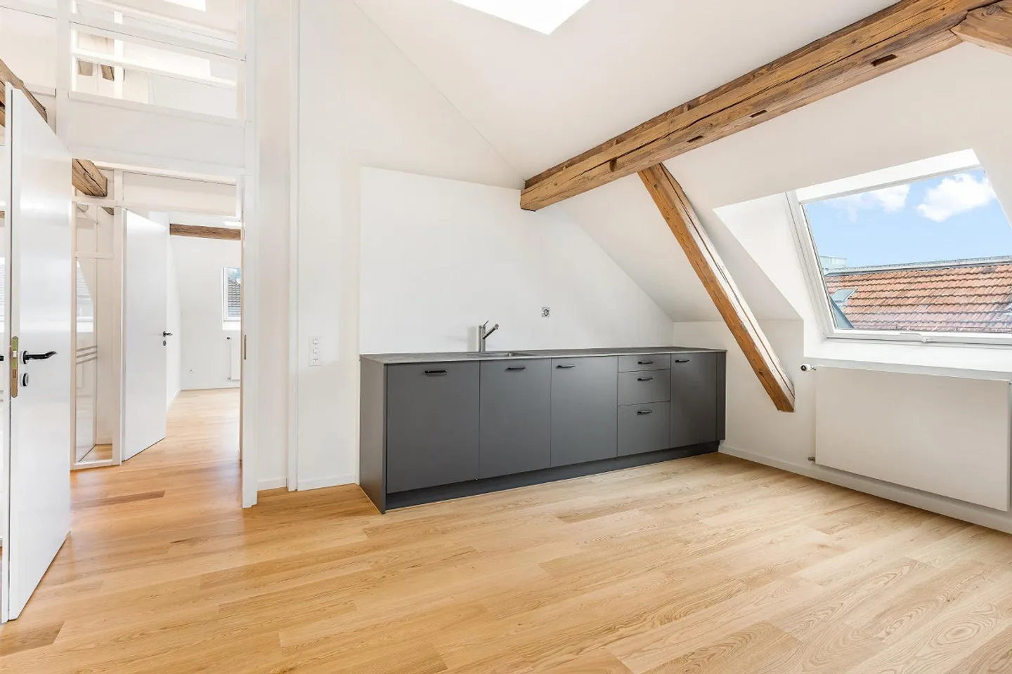 Attractive office space in a central location - near St. Gallen train station - Photo 1 of 11