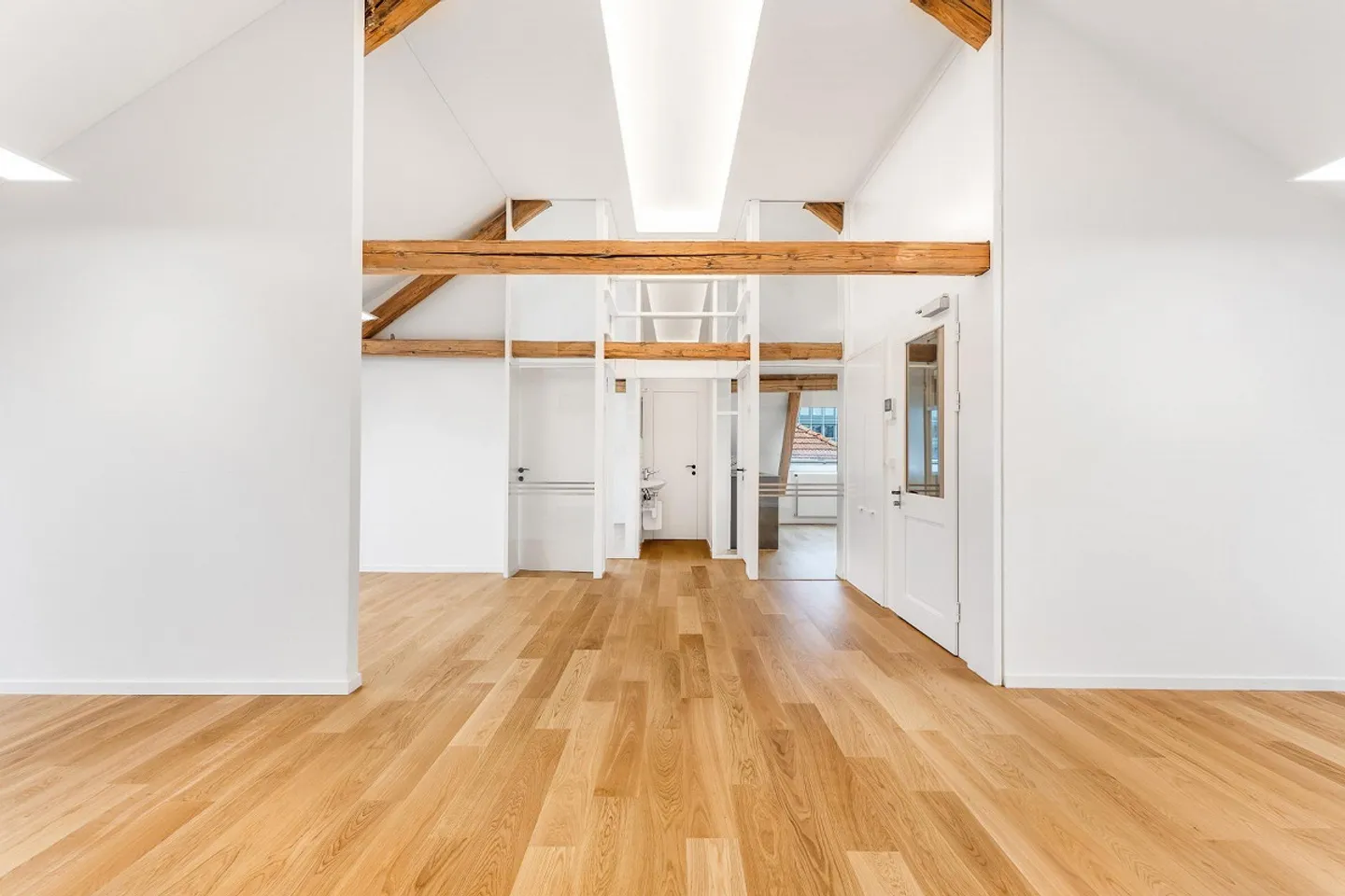 Attractive office space in a central location - near St. Gallen train station - Photo 8 of 11