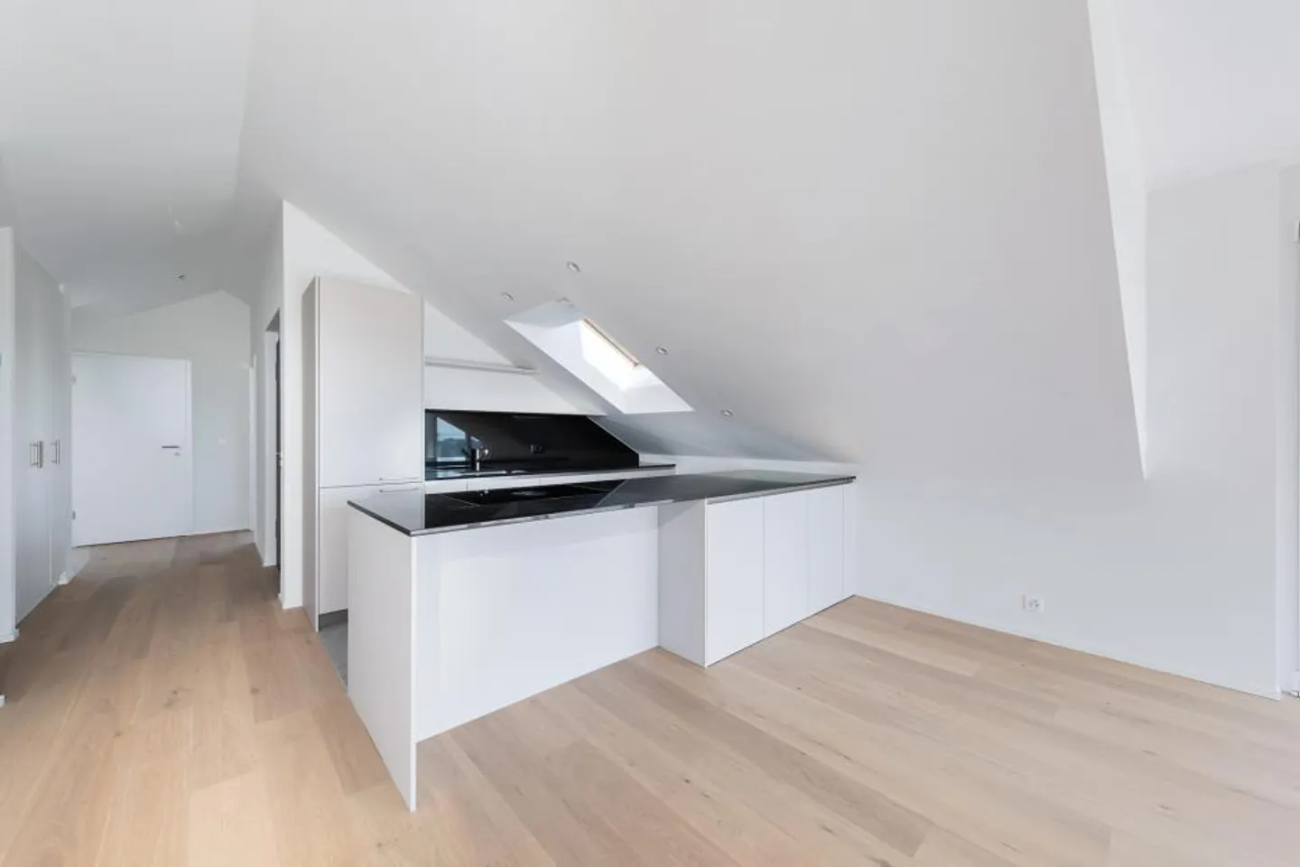 Unique ! Nouveau penthouse, disponible immédiatement ! - Photo 3 sur 12