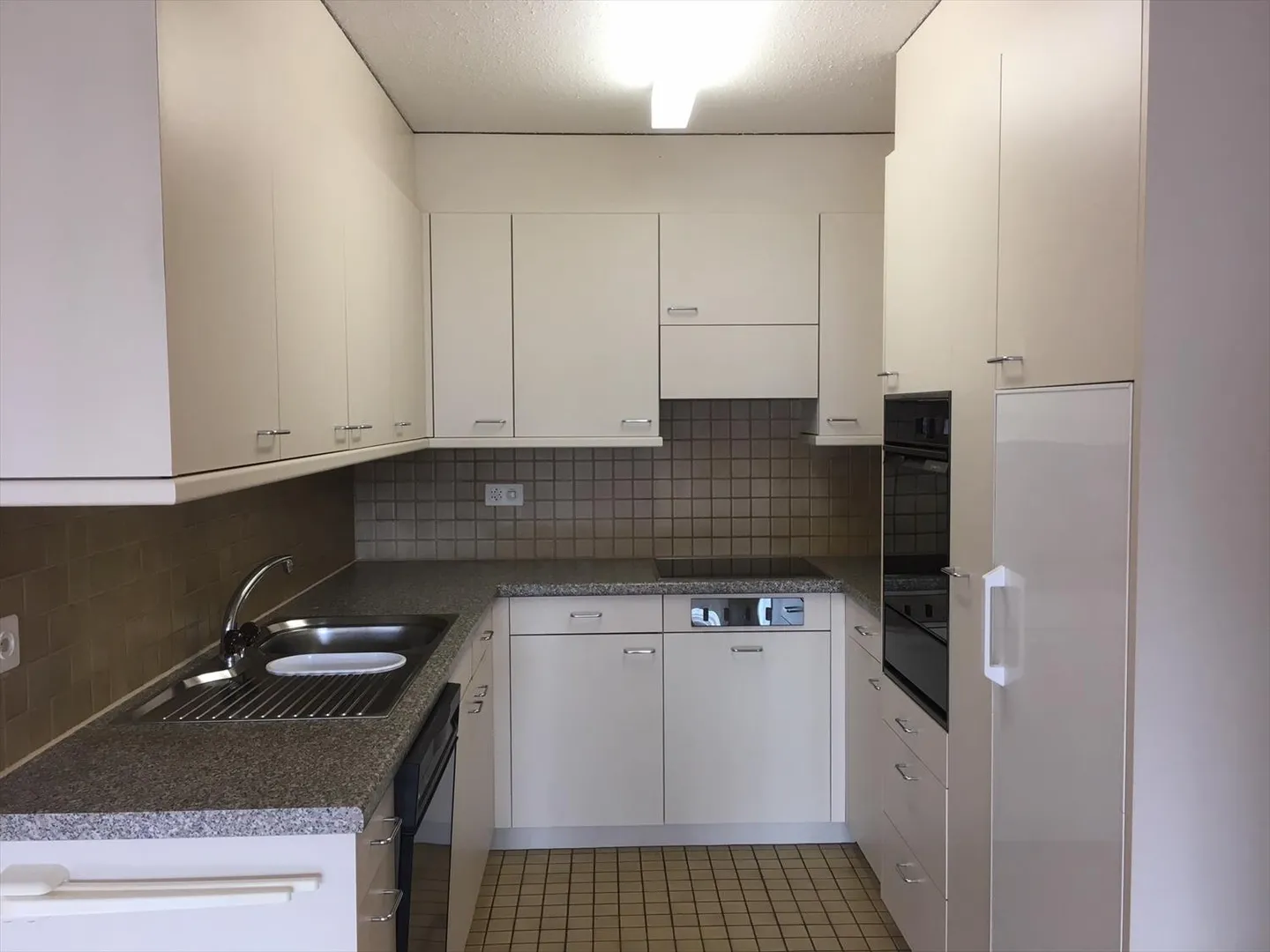 Grosszügige Wohnung an bevorzugter Wohnlage! - Foto 2 von 5