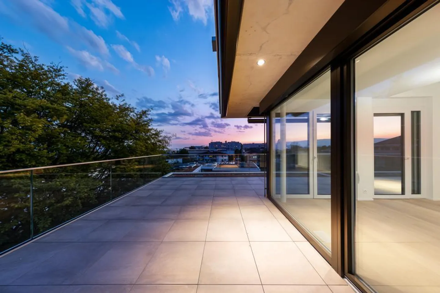 Unique ! Nouveau penthouse, disponible immédiatement ! - Photo 9 sur 12