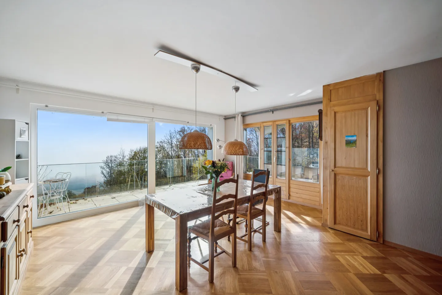 Spacieux appartement avec vue sur les Alpes - Photo 3 sur 14