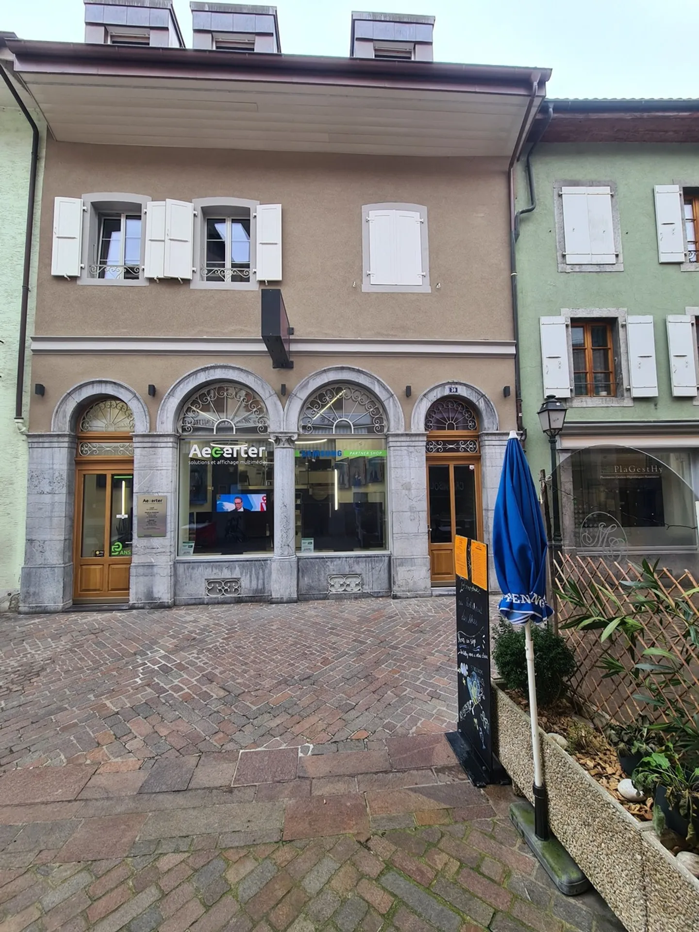 Appartamento di lusso di 3,5 locali in mansarda "oggetto raro" - Foto 1 di 43