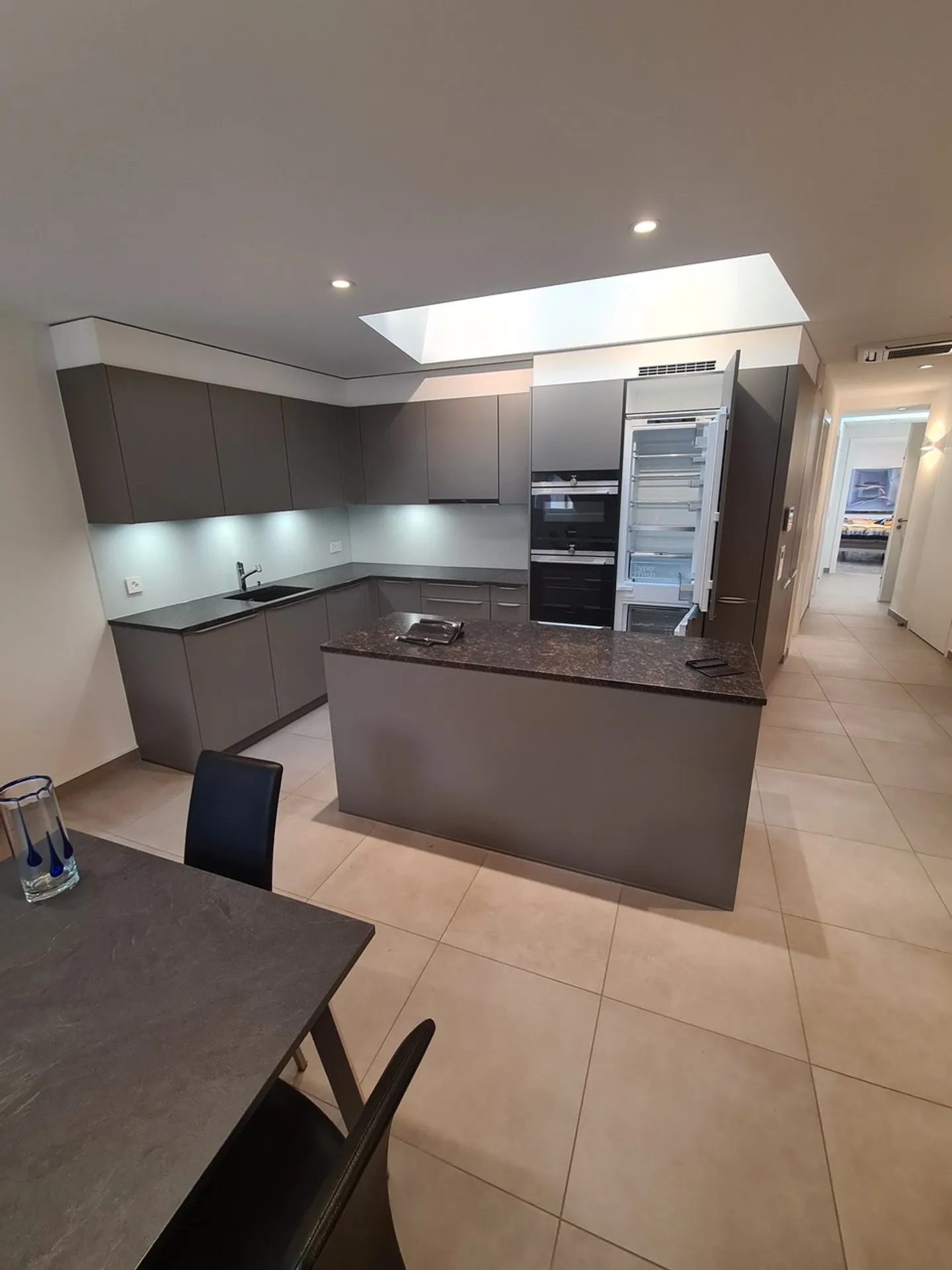 Appartamento di lusso di 3,5 locali in mansarda "oggetto raro" - Foto 2 di 43