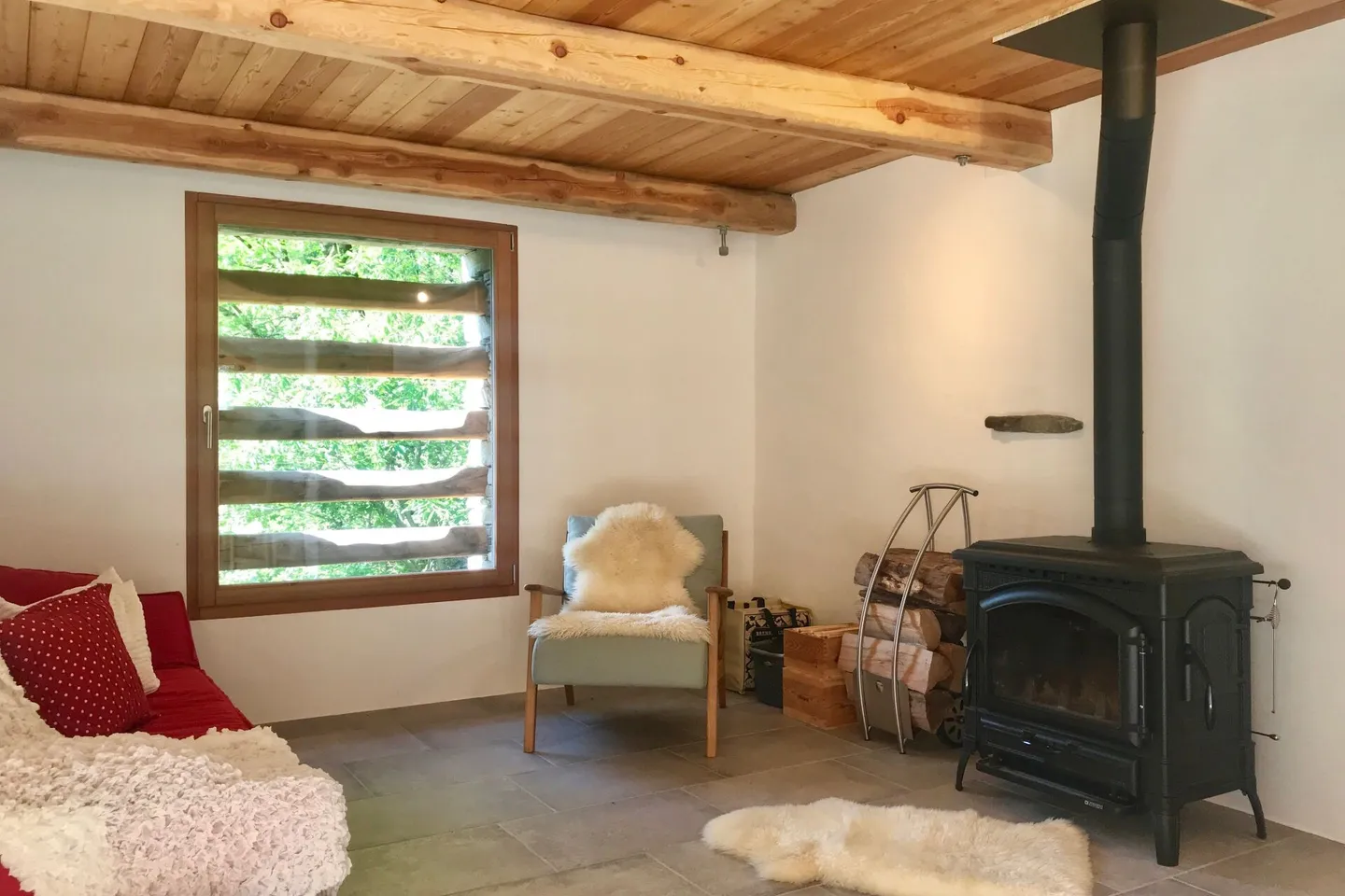 Charmante maison en pierre au milieu de la verdure - Photo 8 sur 38