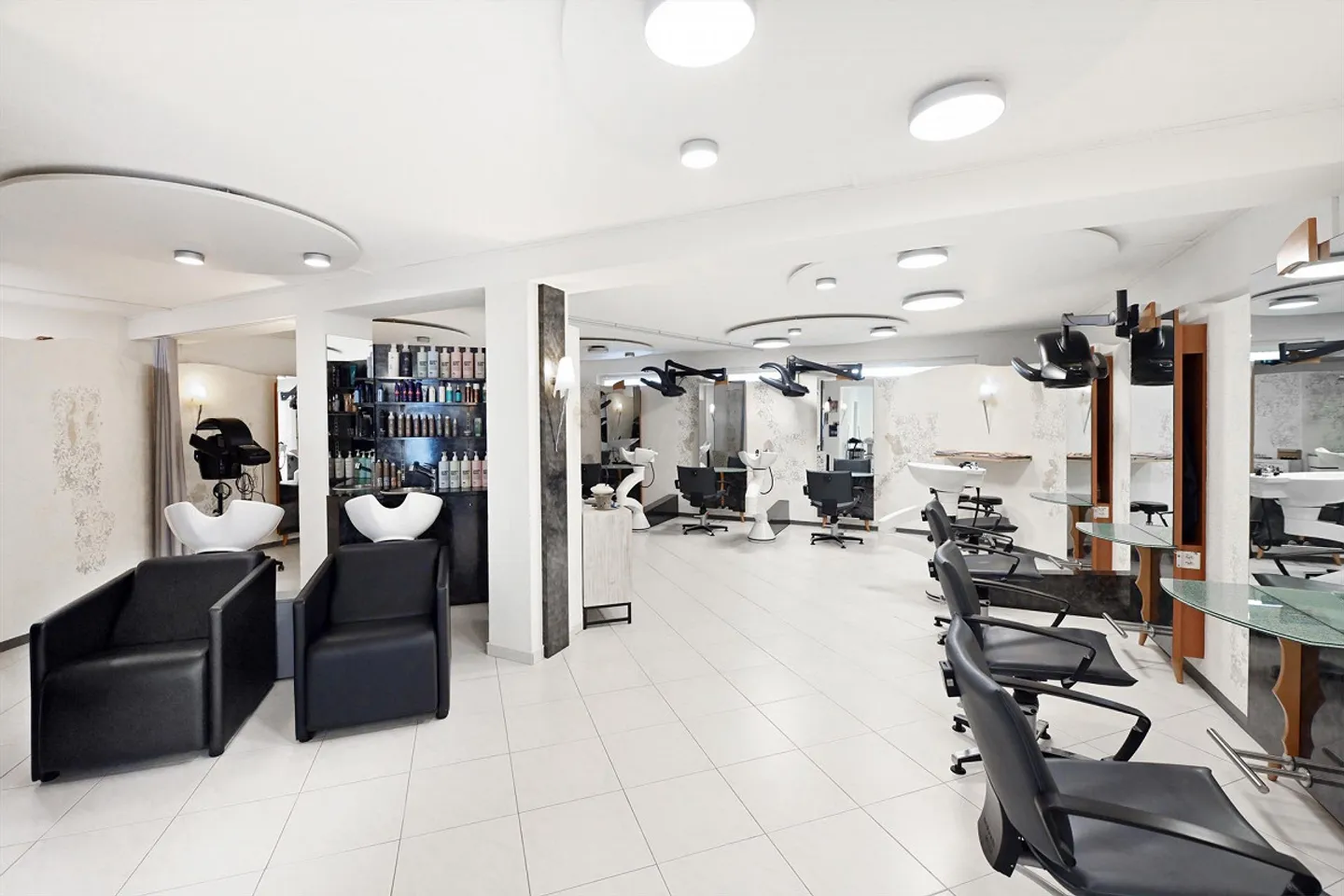 Hairdressing Business in Prime Location in Rothrist - Photo 1 of 7