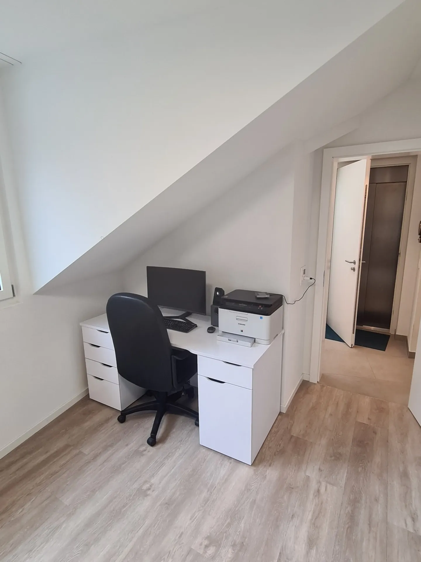 Appartamento di lusso di 3,5 locali in mansarda "oggetto raro" - Foto 33 di 43