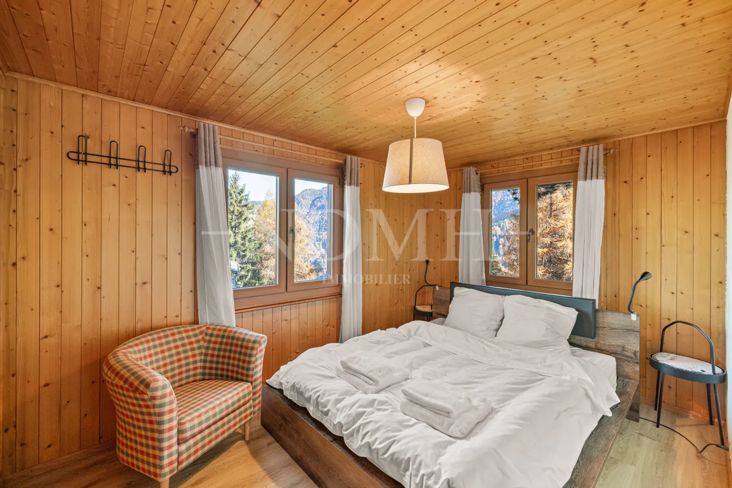Chalet for sale - Photo 4 of 11
