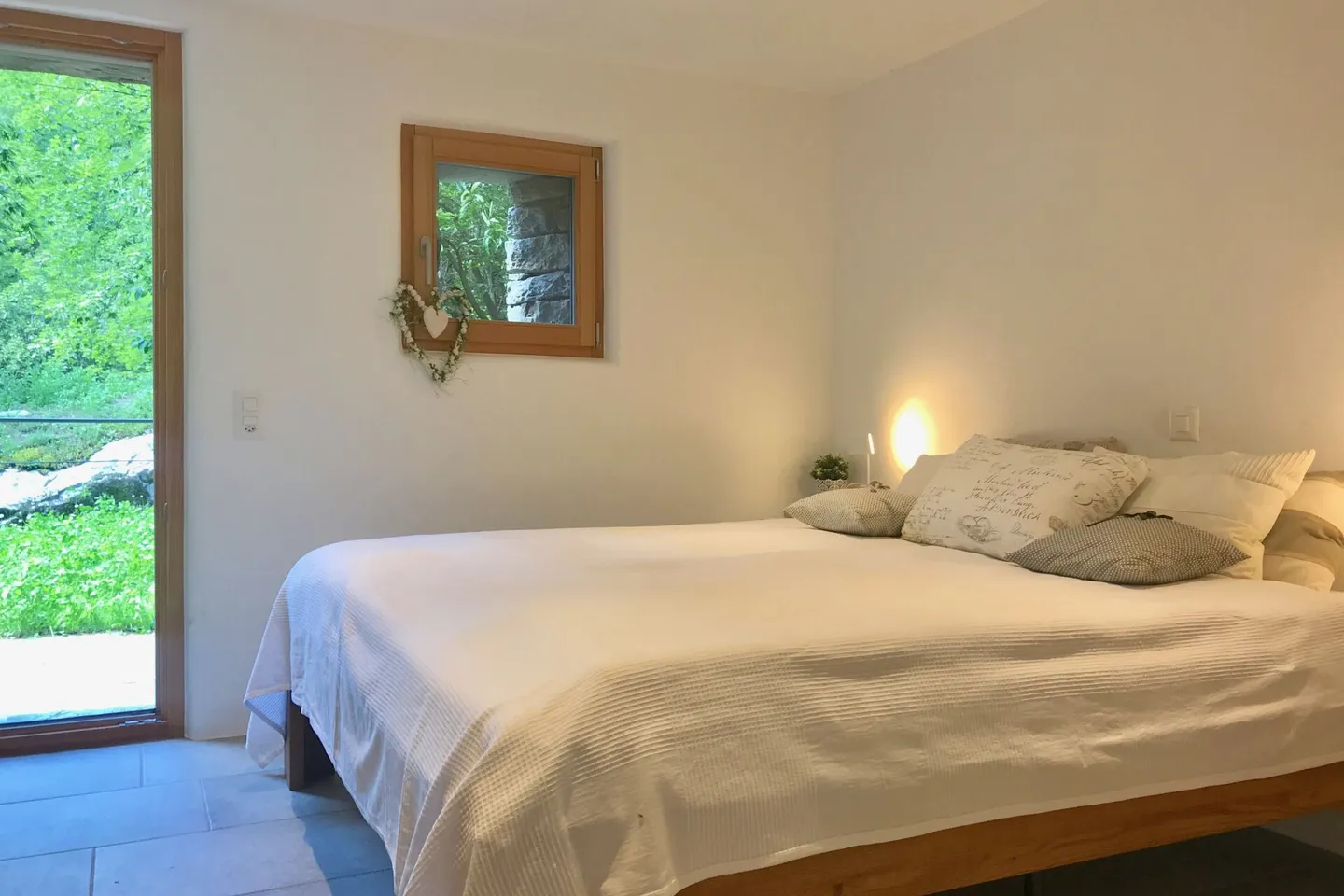 Charmante maison en pierre au milieu de la verdure - Photo 20 sur 38